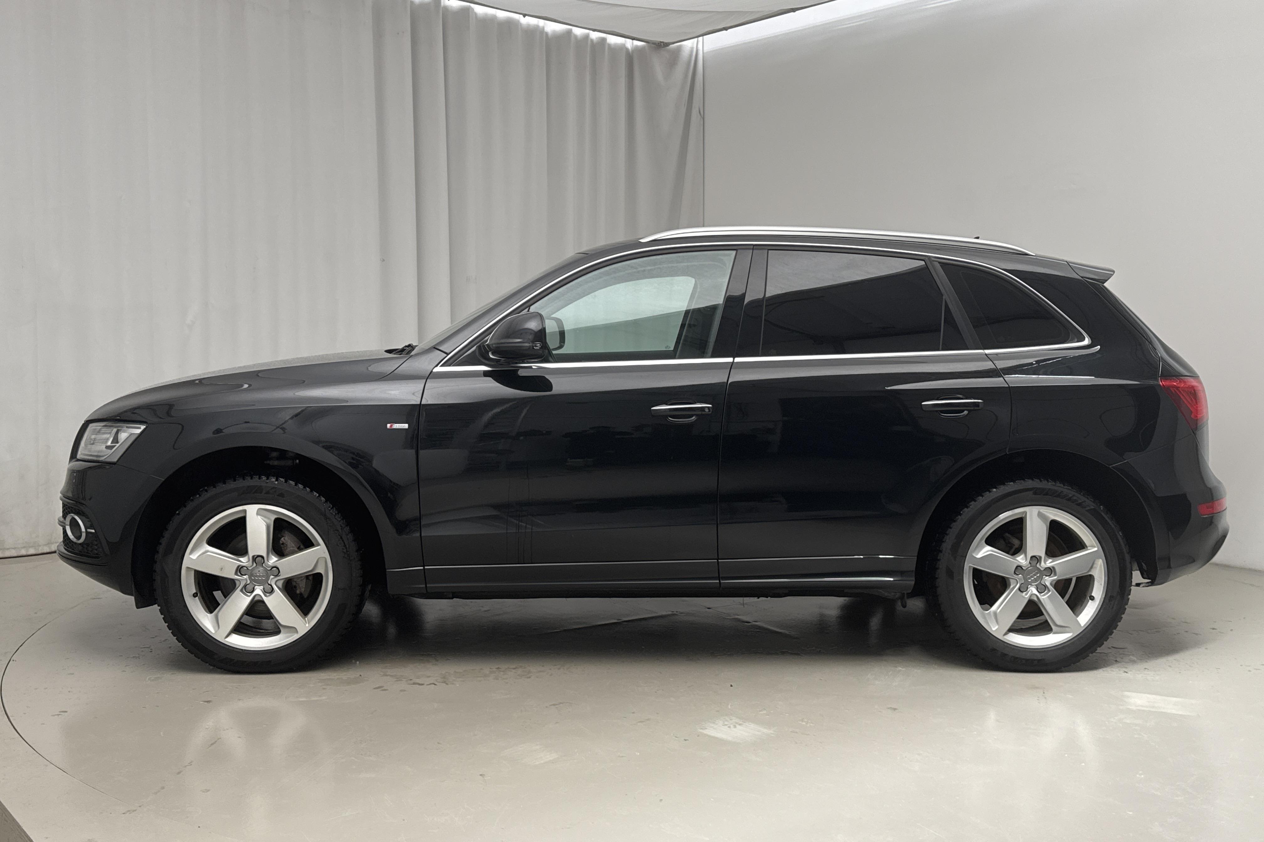 Audi Q5 2.0 TDI clean diesel quattro (190hk) - 16 645 mil - Automat - svart - 2017