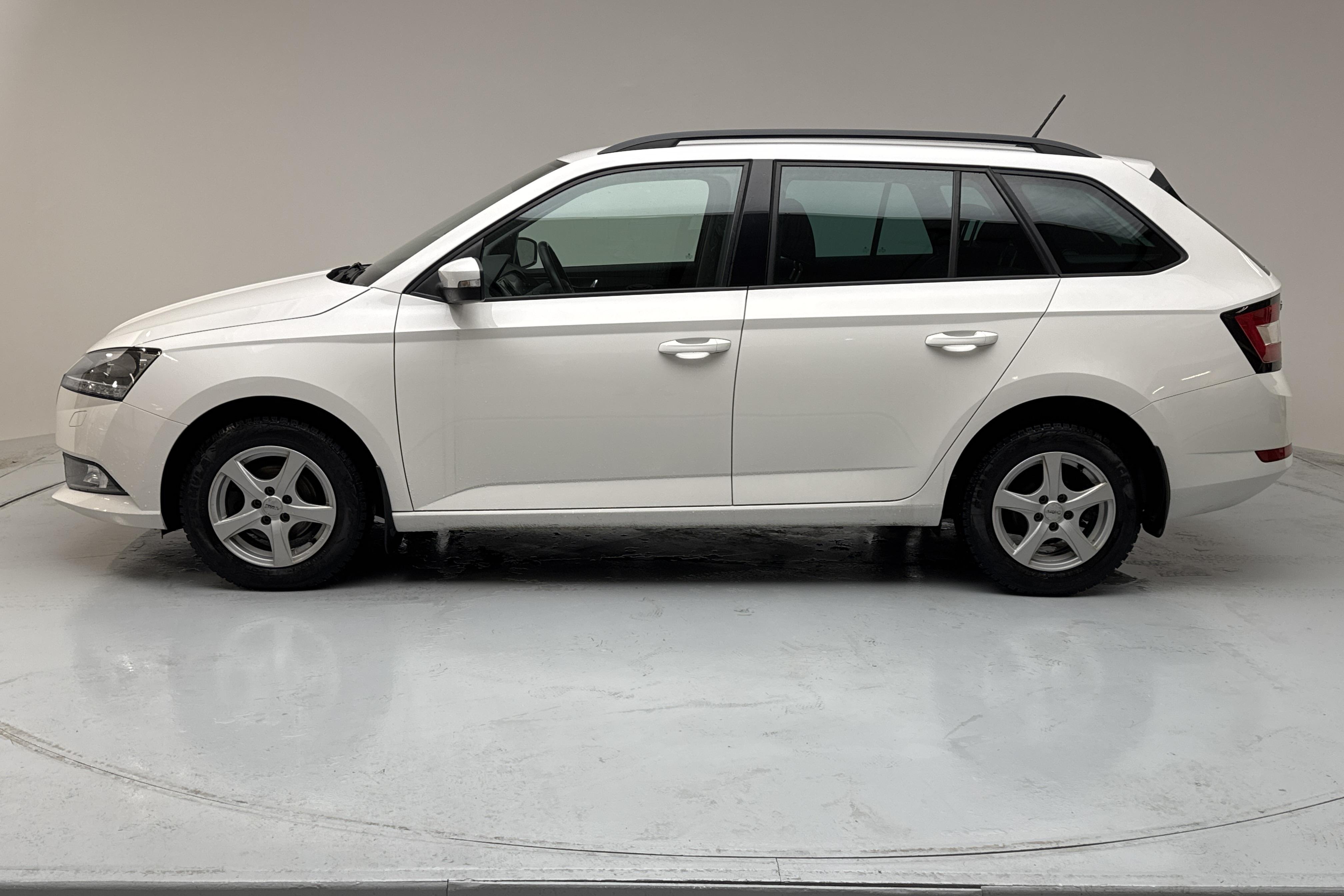 Skoda Fabia 1.0 TSI Kombi (95hk) - 52 710 km - Manual - white - 2020