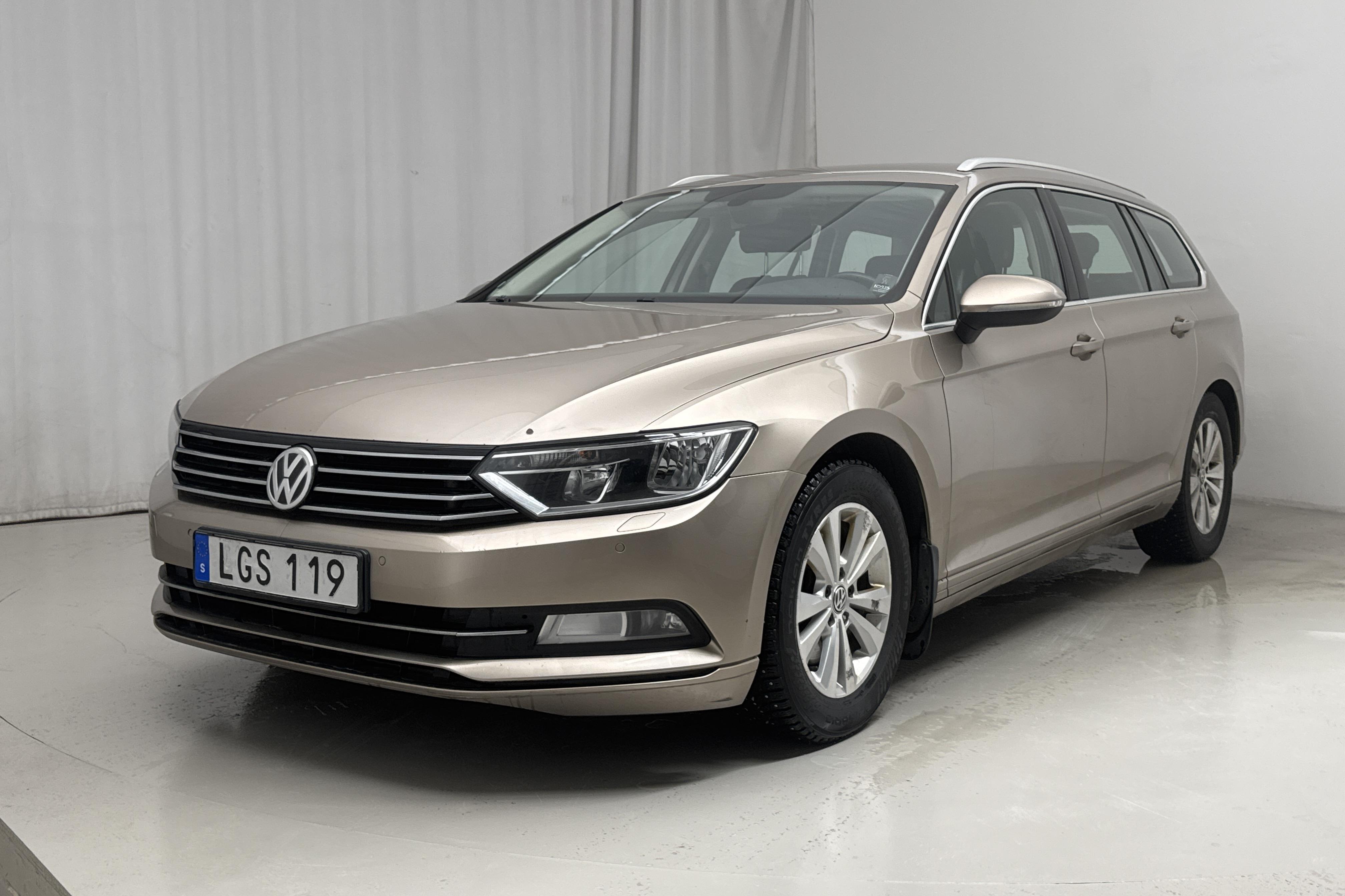 VW Passat 2.0 TDI Sportscombi (150hk) - 195 790 km - Automatyczna - Light Brown - 2016