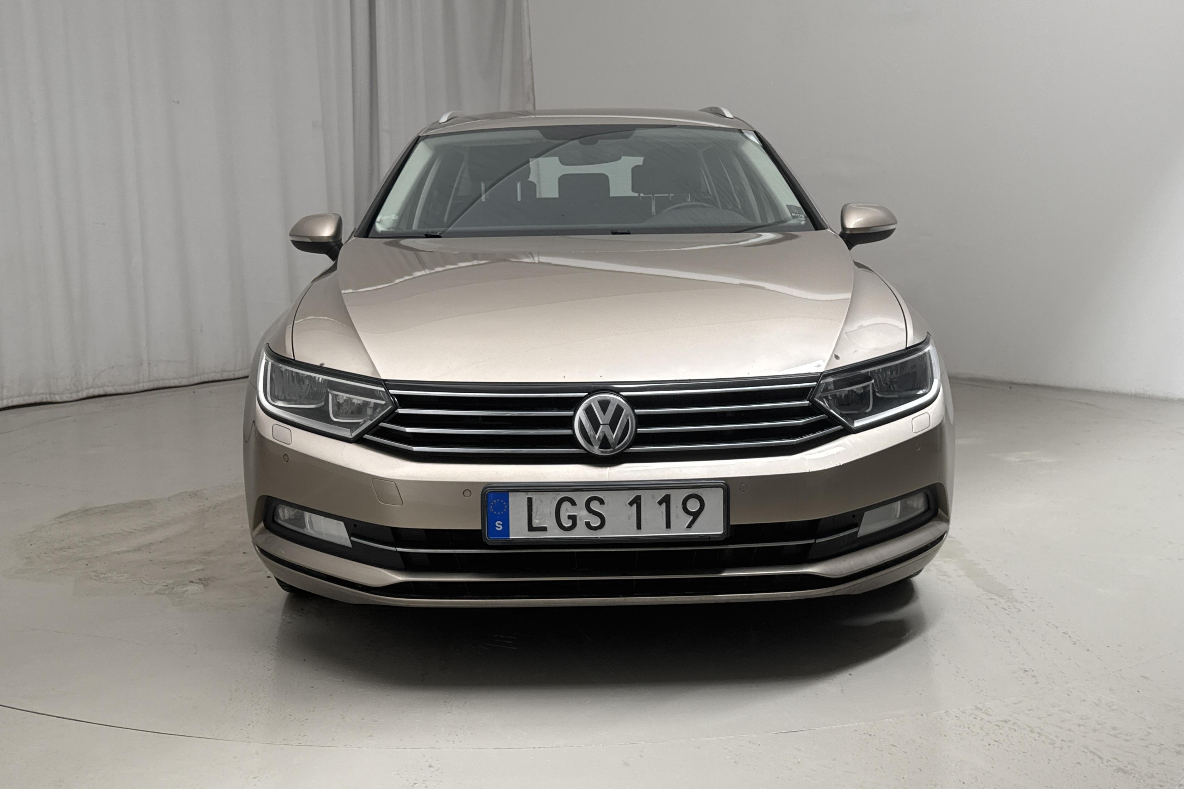 VW Passat 2.0 TDI Sportscombi (150hk) - 195 790 km - Automatyczna - Light Brown - 2016