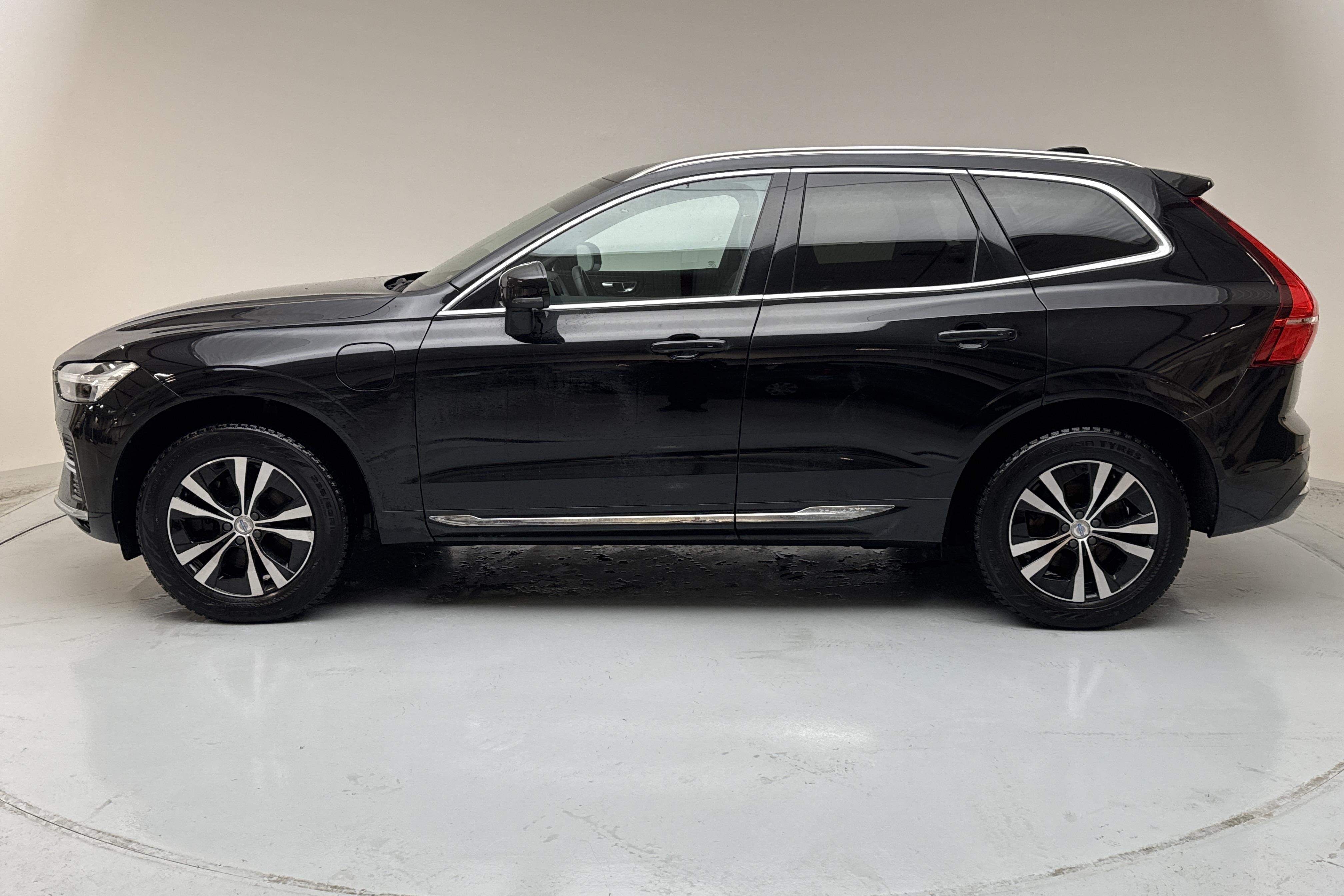 Volvo XC60 T6 AWD Recharge (350hk) - 11 974 mil - Automat - svart - 2022