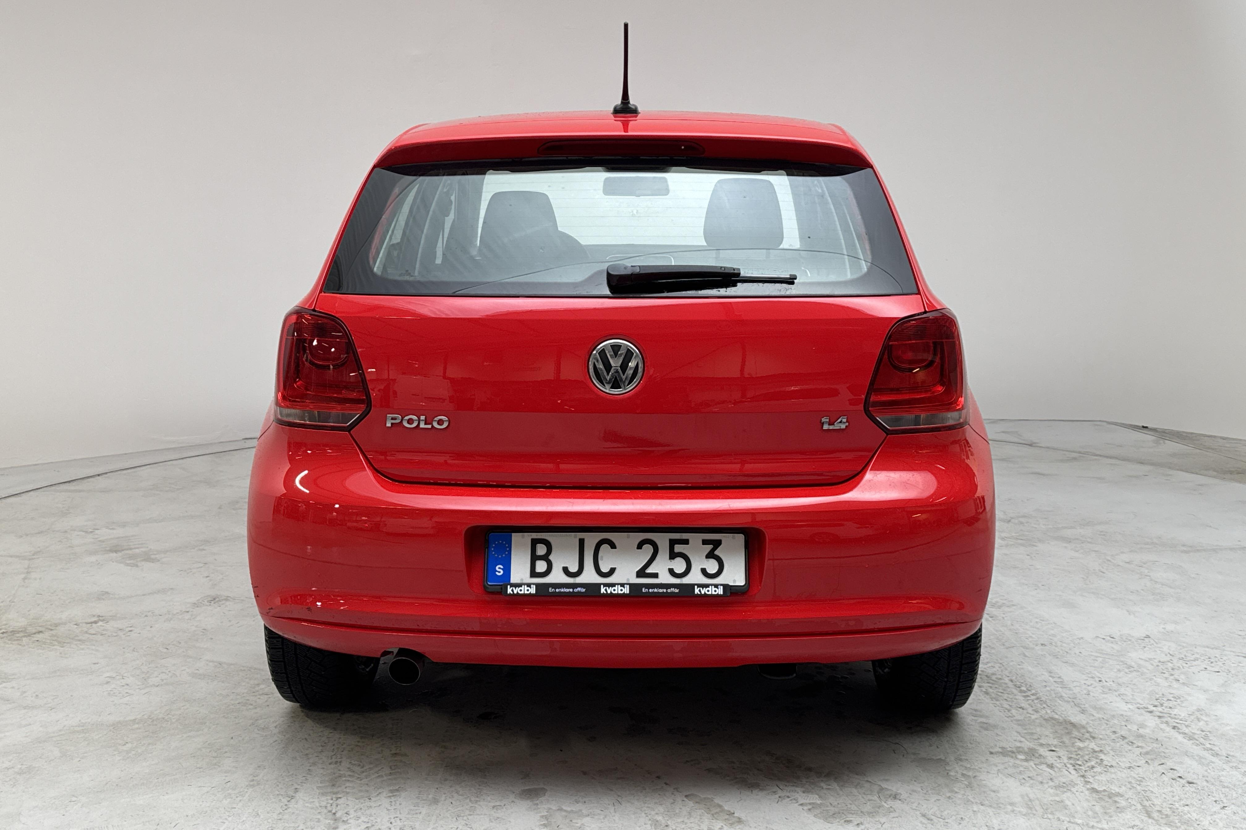 VW Polo 1.4 5dr (85hk) - 108 660 km - Käsitsi - punane - 2014