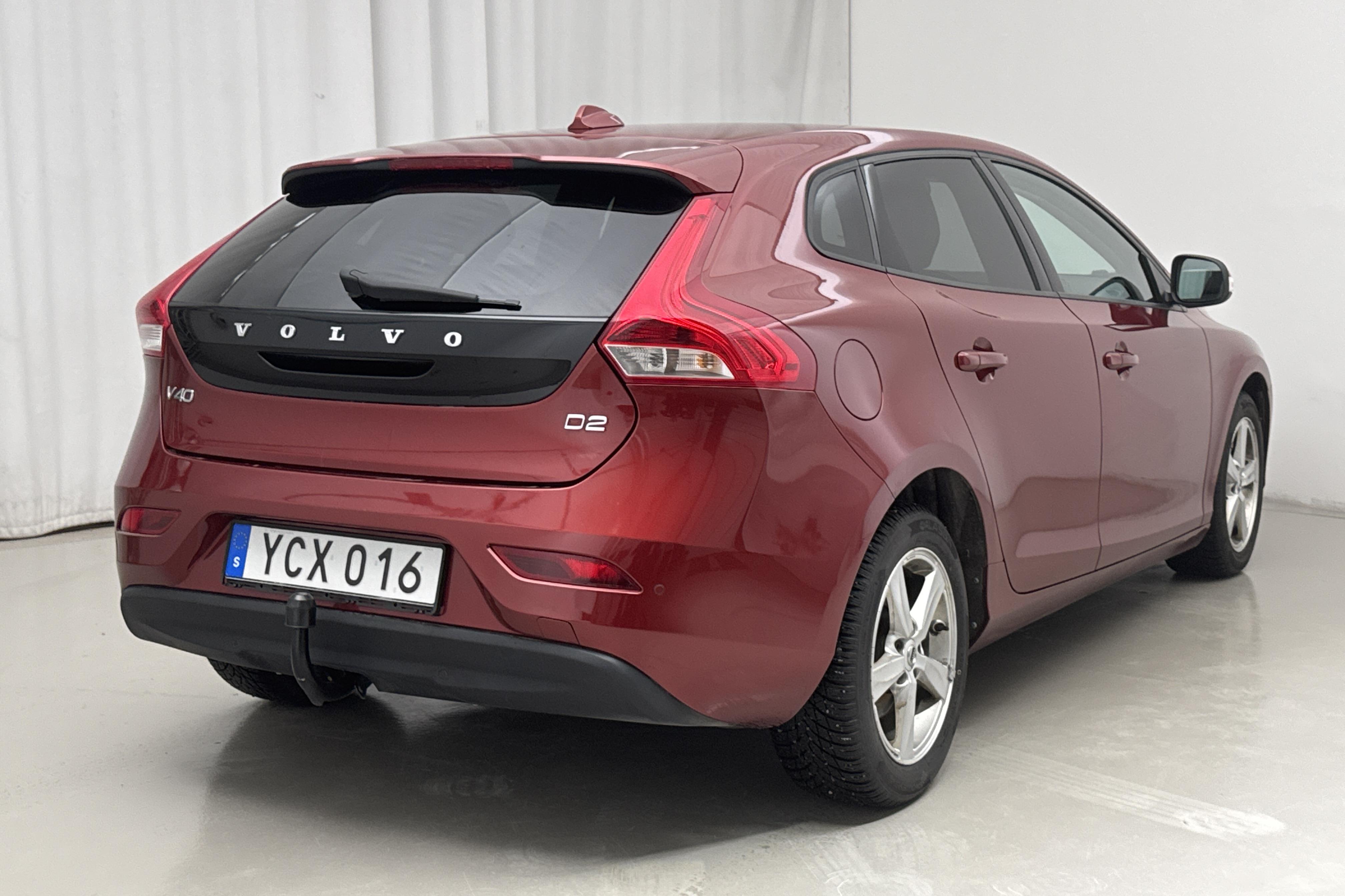 Volvo V40 D2 (120hk) - 10 201 mil - Automat - röd - 2016