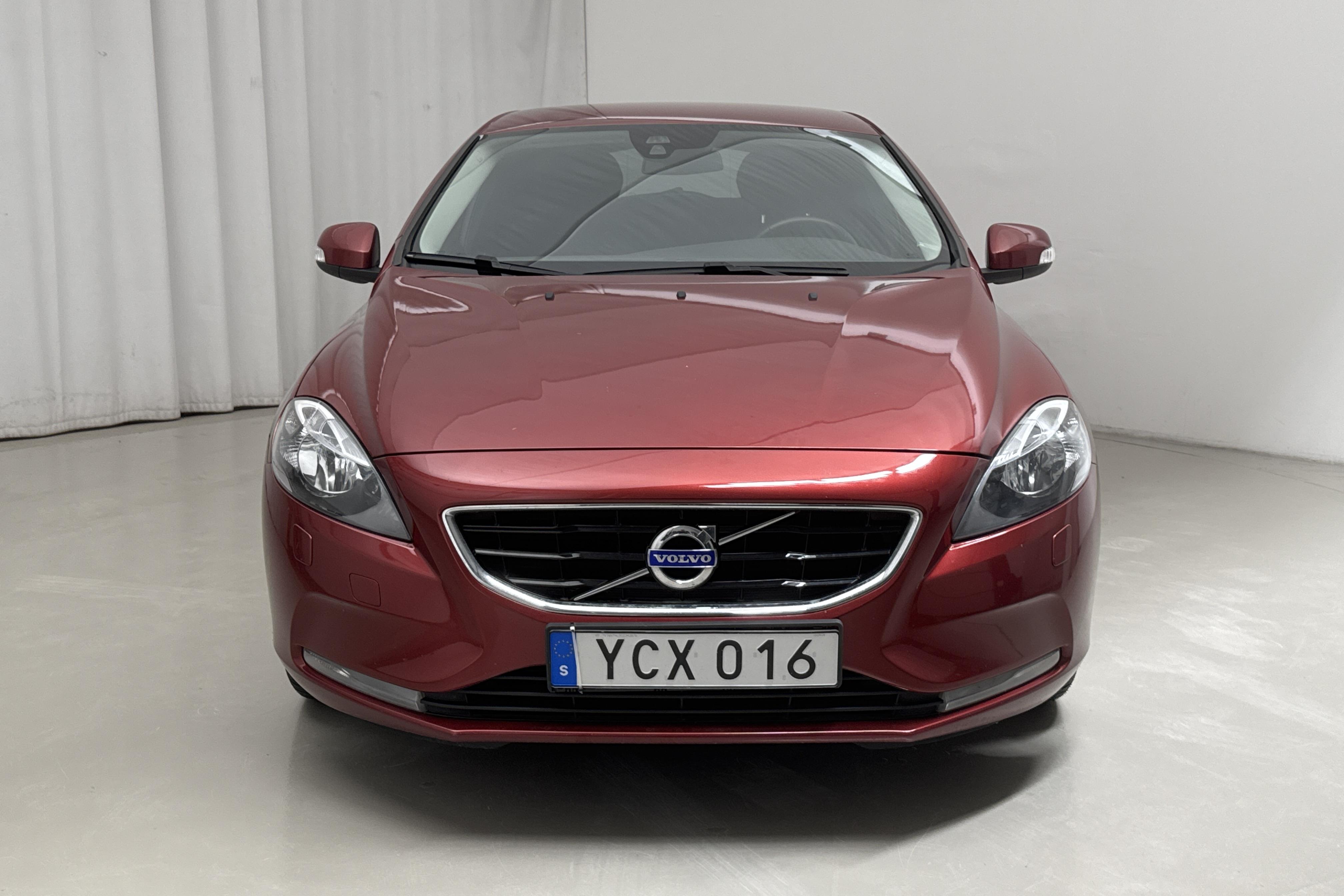 Volvo V40 D2 (120hk) - 10 201 mil - Automat - röd - 2016