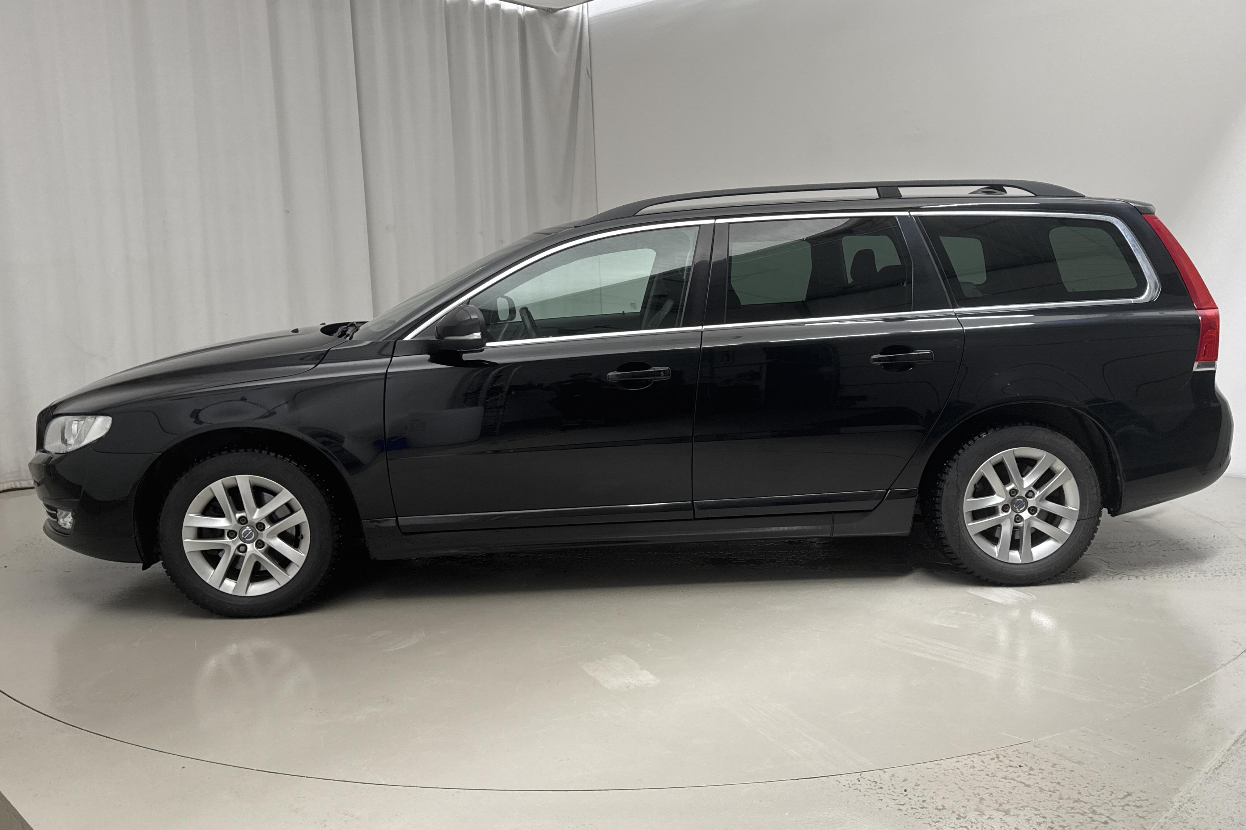 Volvo V70 II D3 (150hk) - 16 461 mil - Automat - svart - 2016