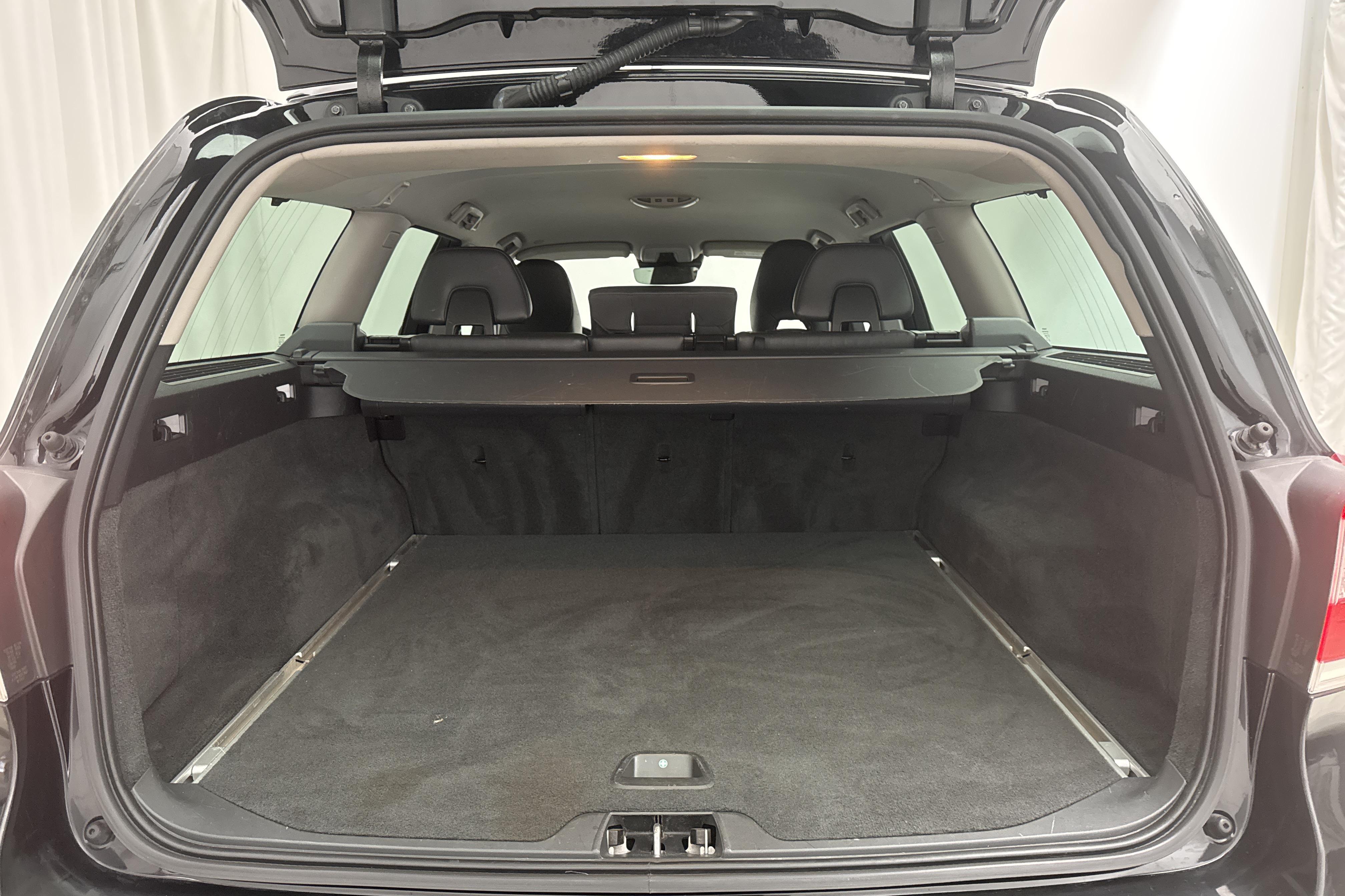 Volvo V70 II D3 (150hk) - 16 461 mil - Automat - svart - 2016