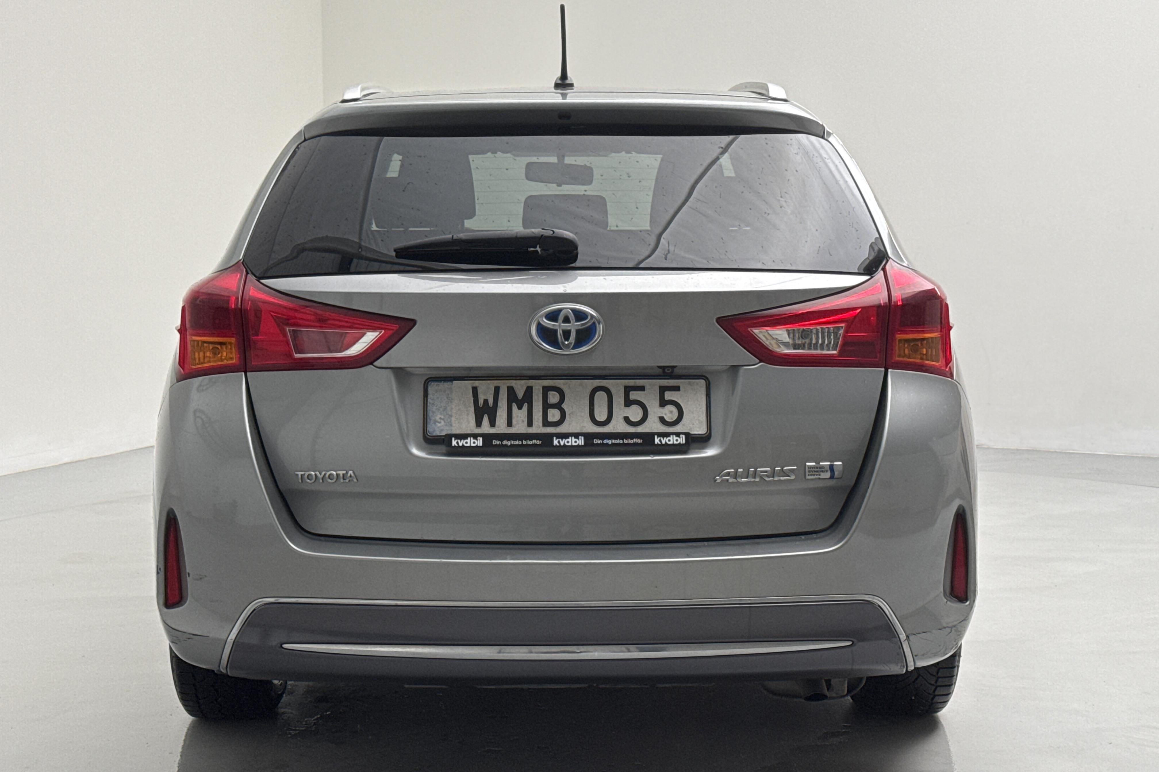 Toyota Auris 1.8 HSD Touring Sports (99hk) - 62 410 km - Automaatne - Light Grey - 2014