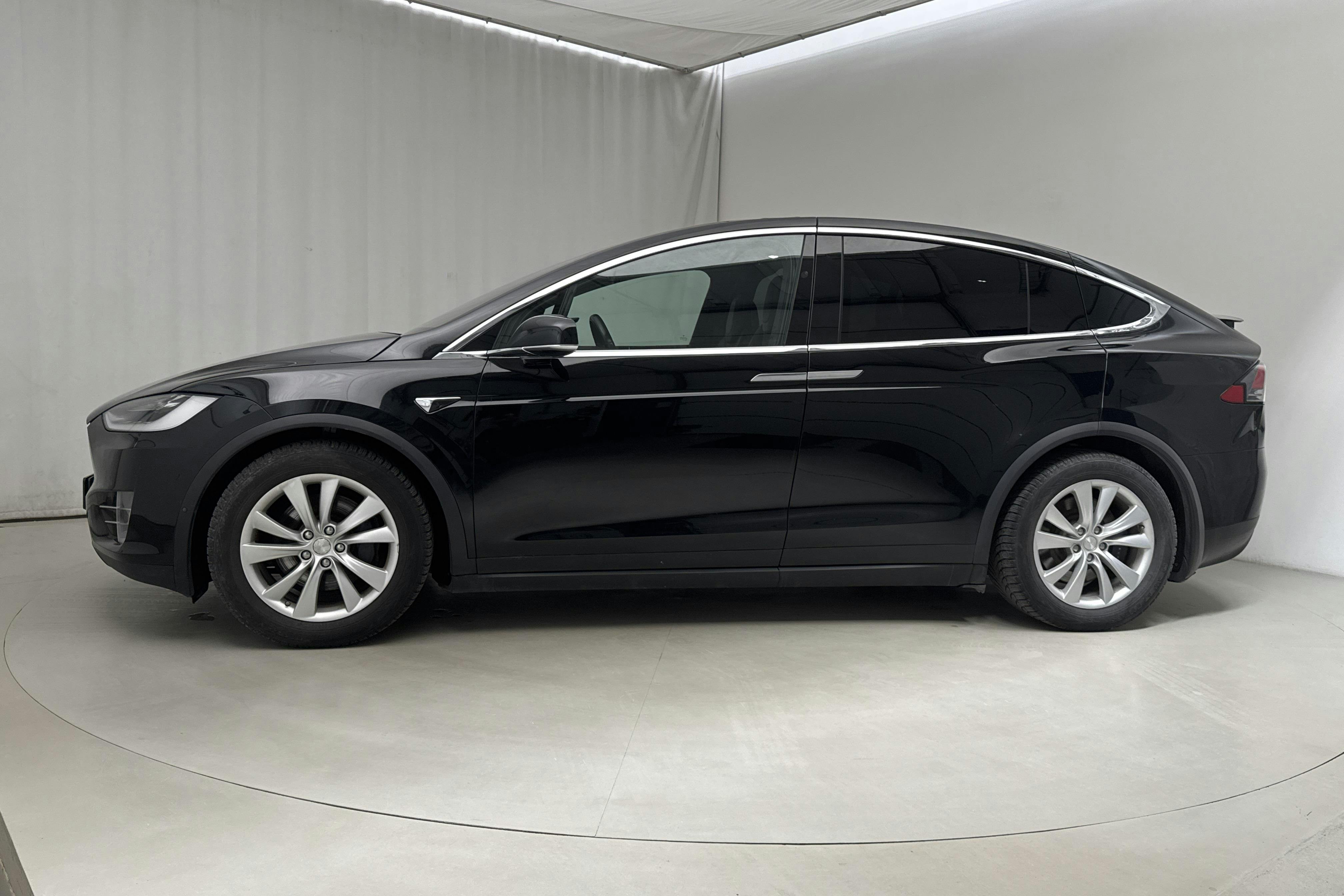 Tesla Model X 75D - 18 192 mil - Automat - svart - 2018