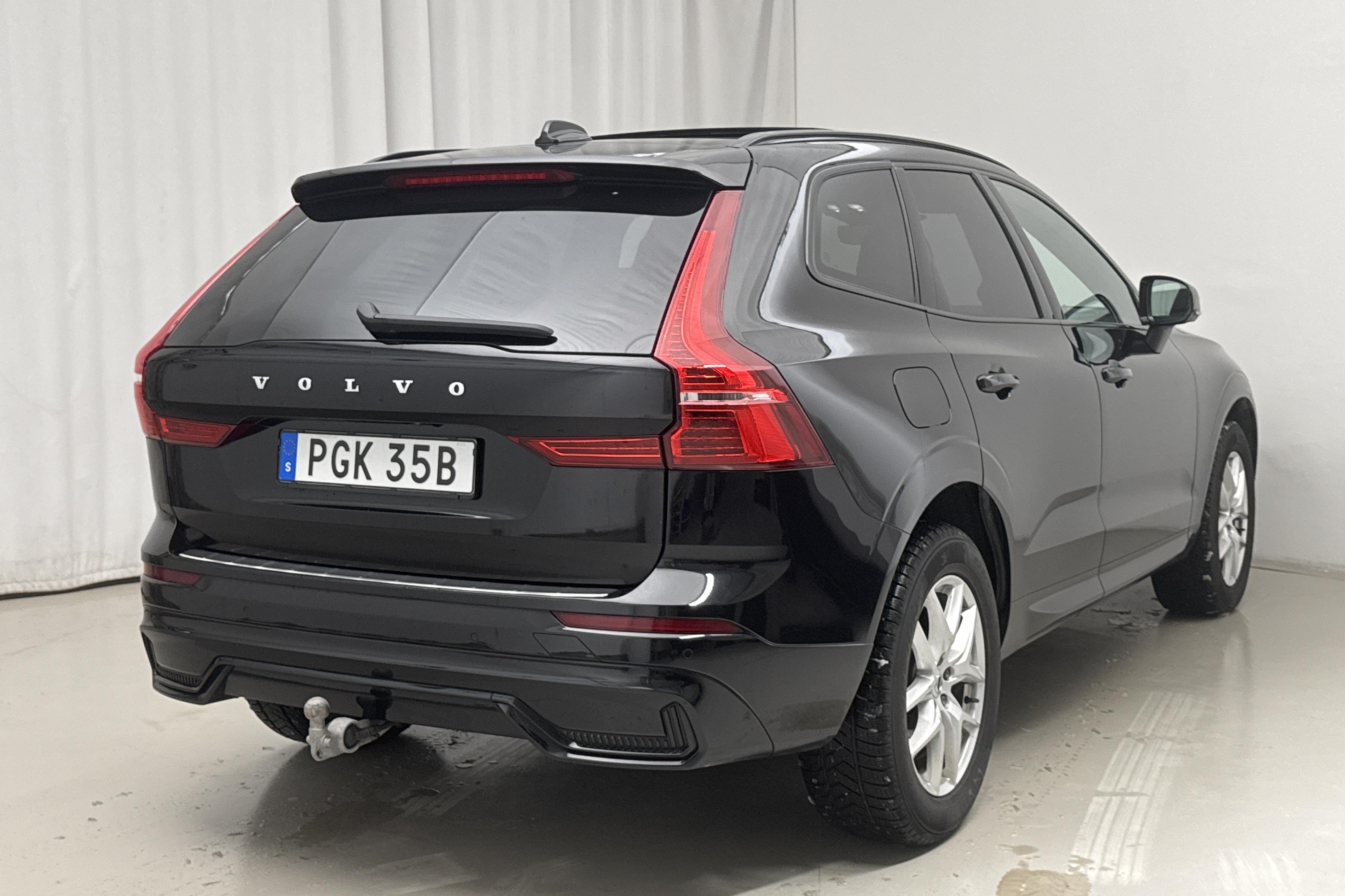 Volvo XC60 B4 AWD Mildhybrid, Diesel (197hk) - 7 573 mil - Automat - svart - 2022