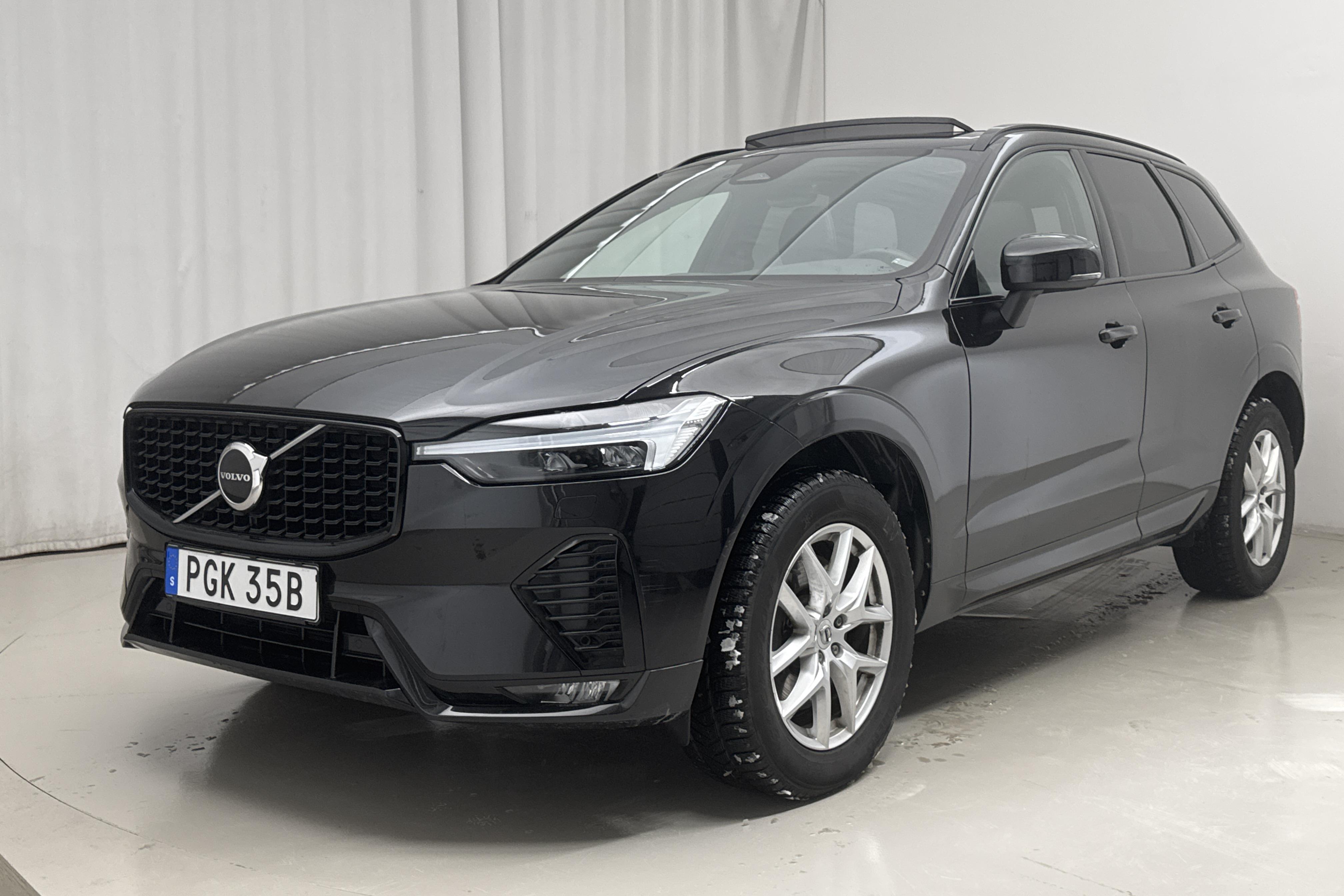 Volvo XC60 B4 AWD Mildhybrid, Diesel (197hk) - 7 573 mil - Automat - svart - 2022