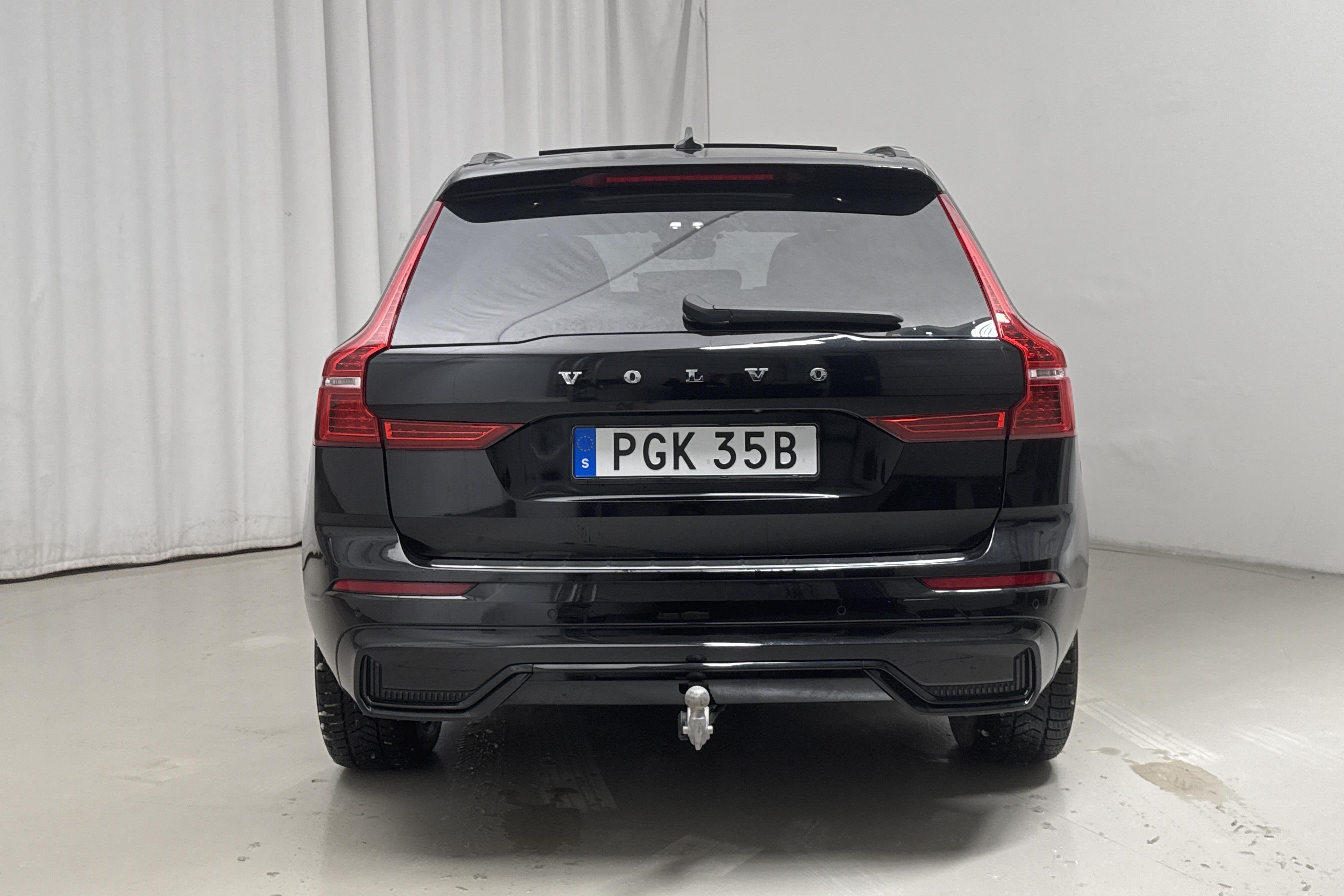 Volvo XC60 B4 AWD Mildhybrid, Diesel (197hk) - 7 573 mil - Automat - svart - 2022