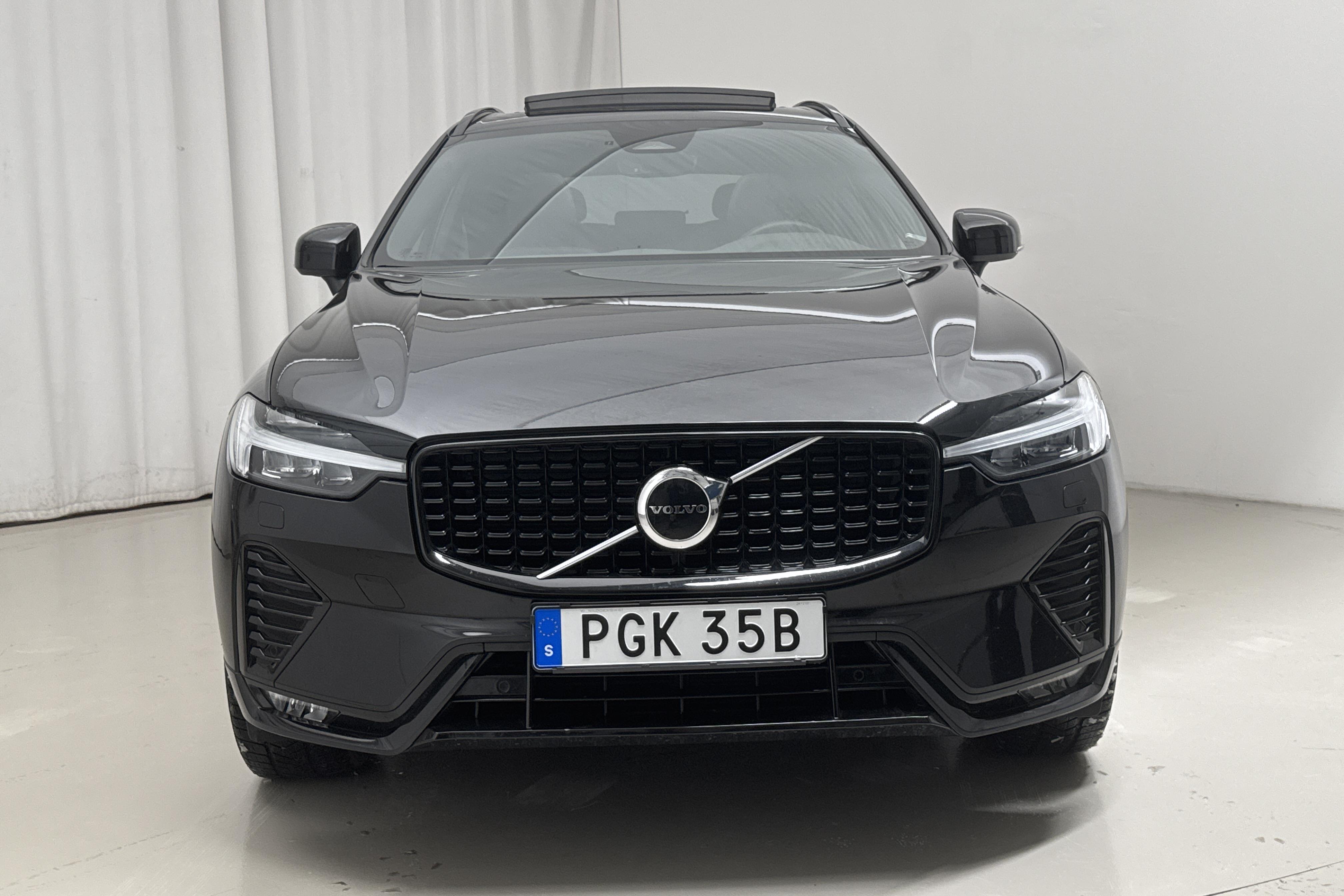 Volvo XC60 B4 AWD Mildhybrid, Diesel (197hk) - 7 573 mil - Automat - svart - 2022