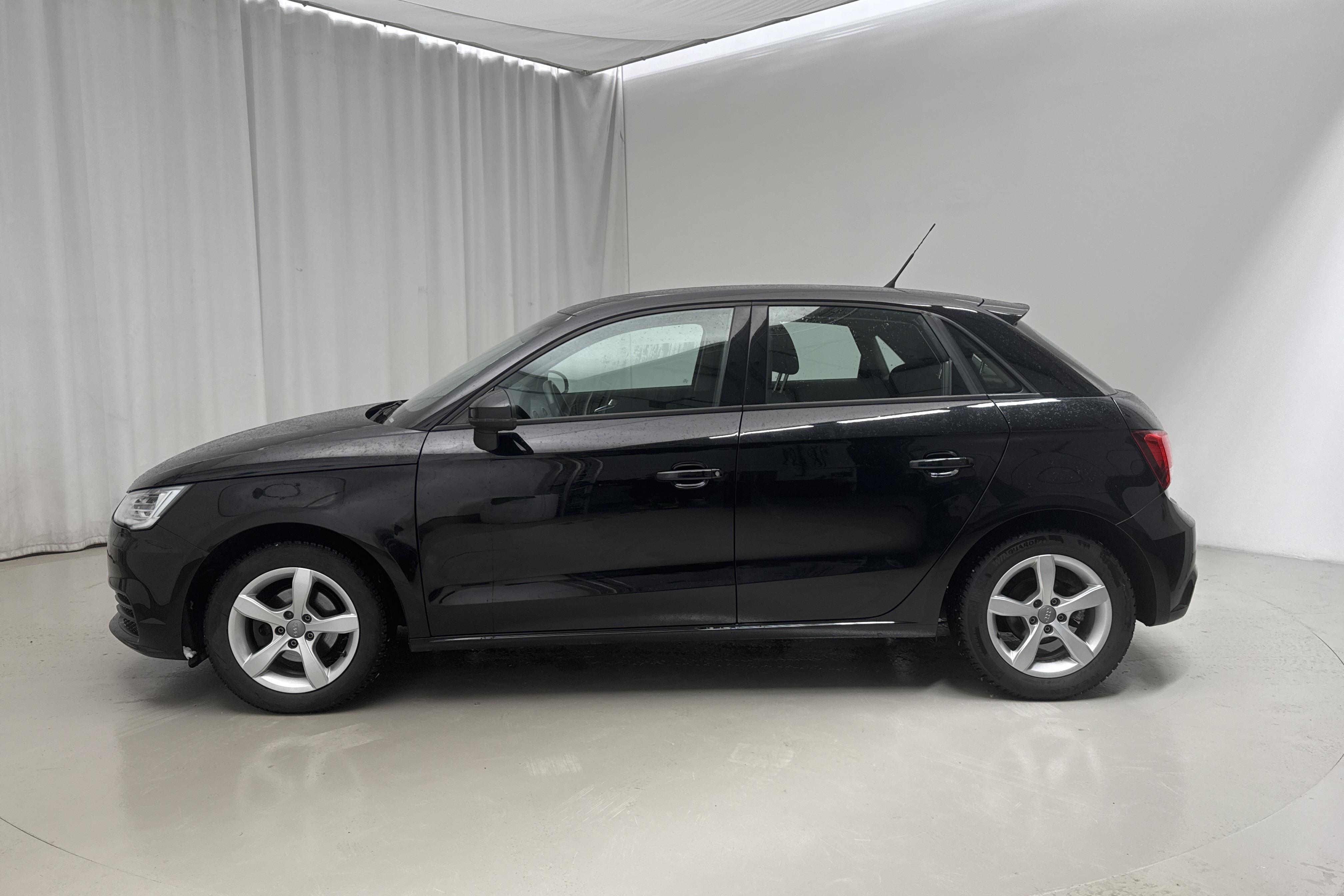 Audi A1 1.0 TFSI Sportback (95hk) - 3 260 mil - Manuell - svart - 2016