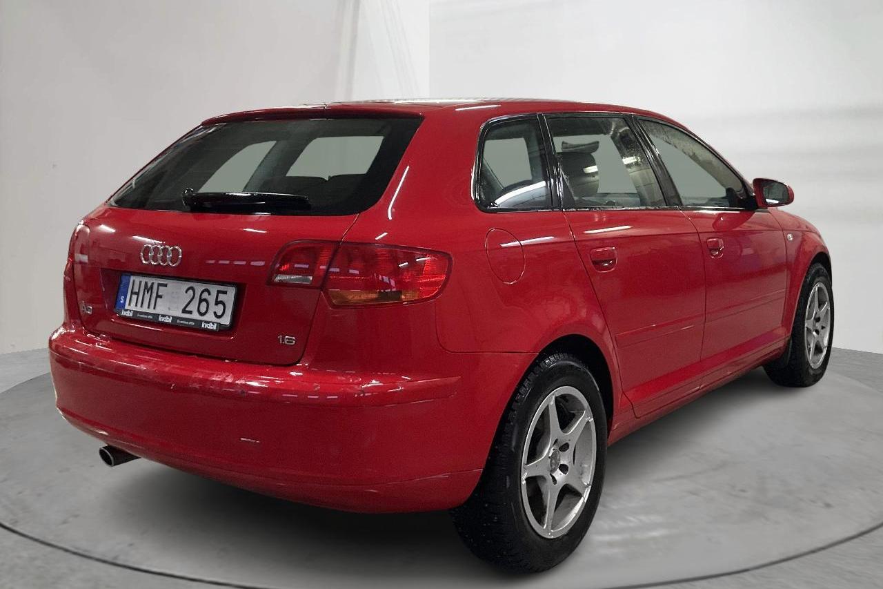 Audi A3 1.6 Sportback (102hk) - 10 558 mil - Manuell - röd - 2008