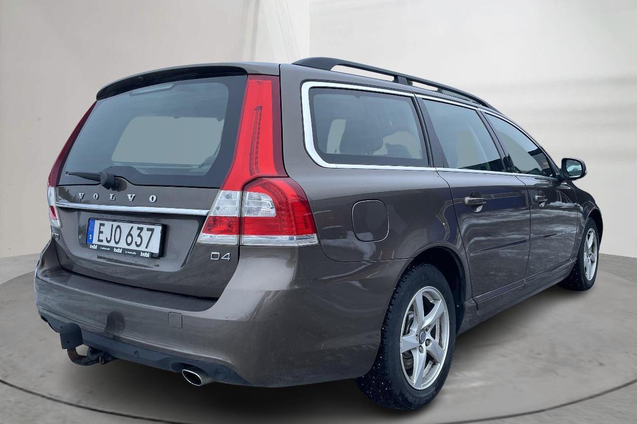 Volvo V70 II D4 (181hk) - 23 859 mil - Manuell - brun - 2015