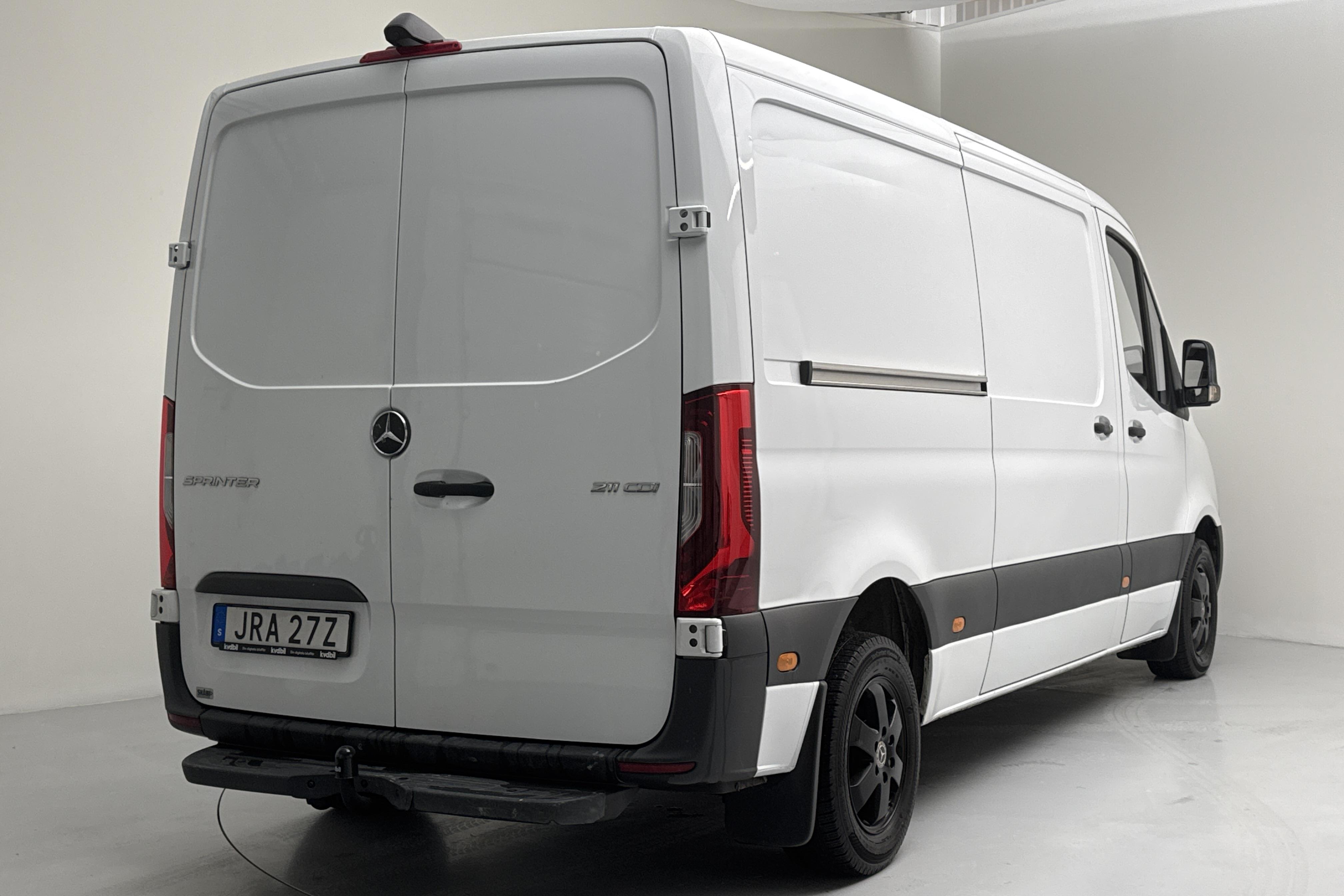 Mercedes Sprinter 211 CDI Skåp 2WD (114hk) - 2 030 mil - Automat - vit - 2023