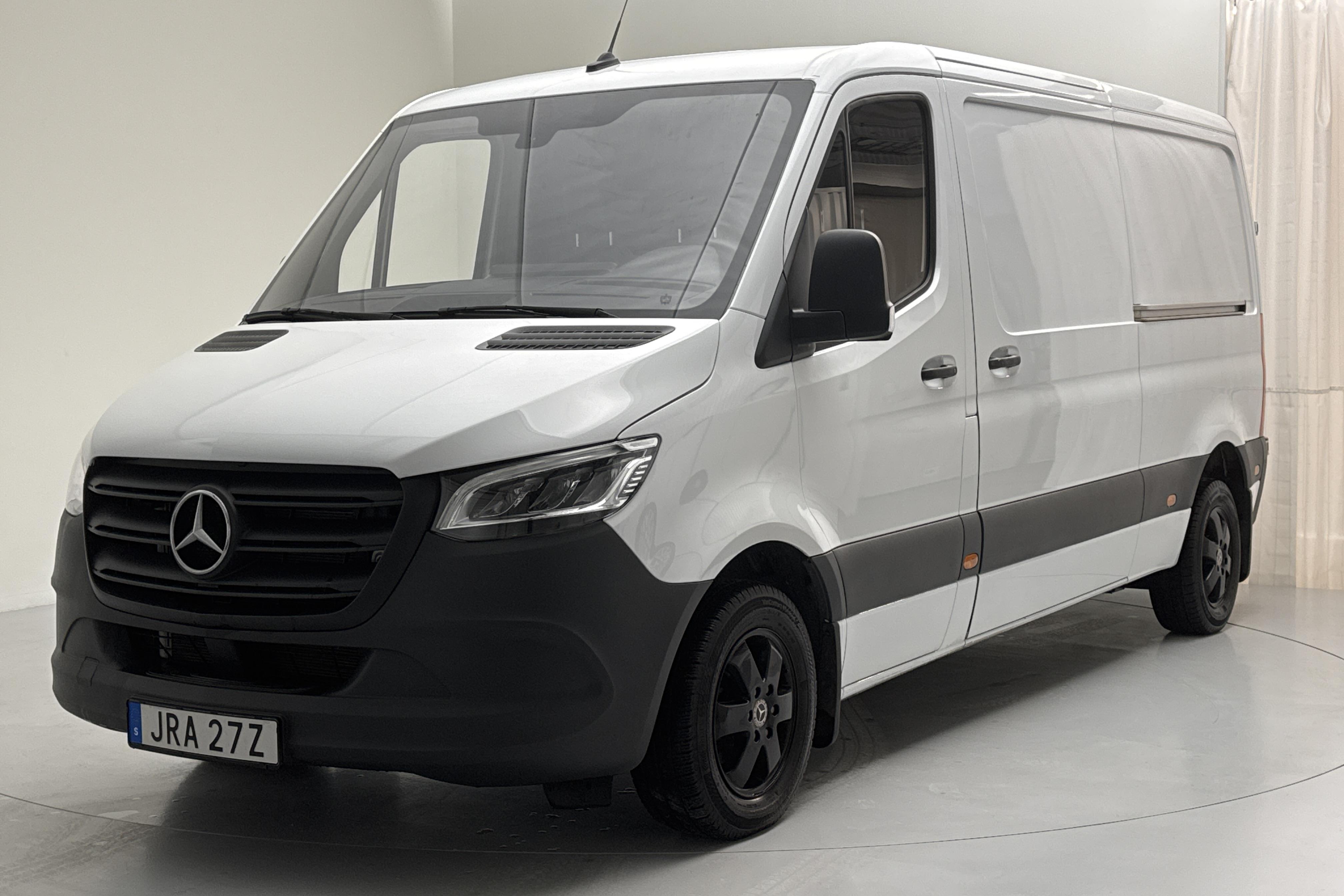 Mercedes Sprinter 211 CDI Skåp 2WD (114hk) - 2 030 mil - Automat - vit - 2023