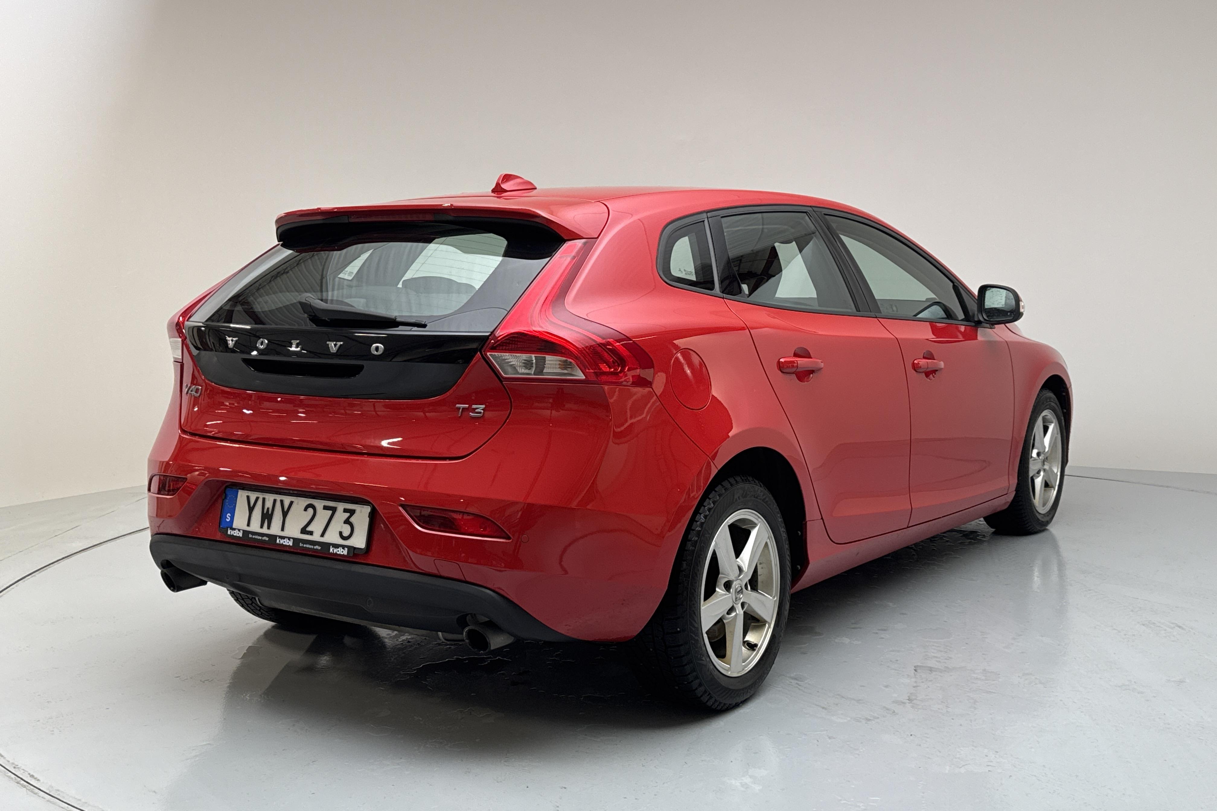 Volvo V40 T3 (152hk) - 74 590 km - Käsitsi - punane - 2018