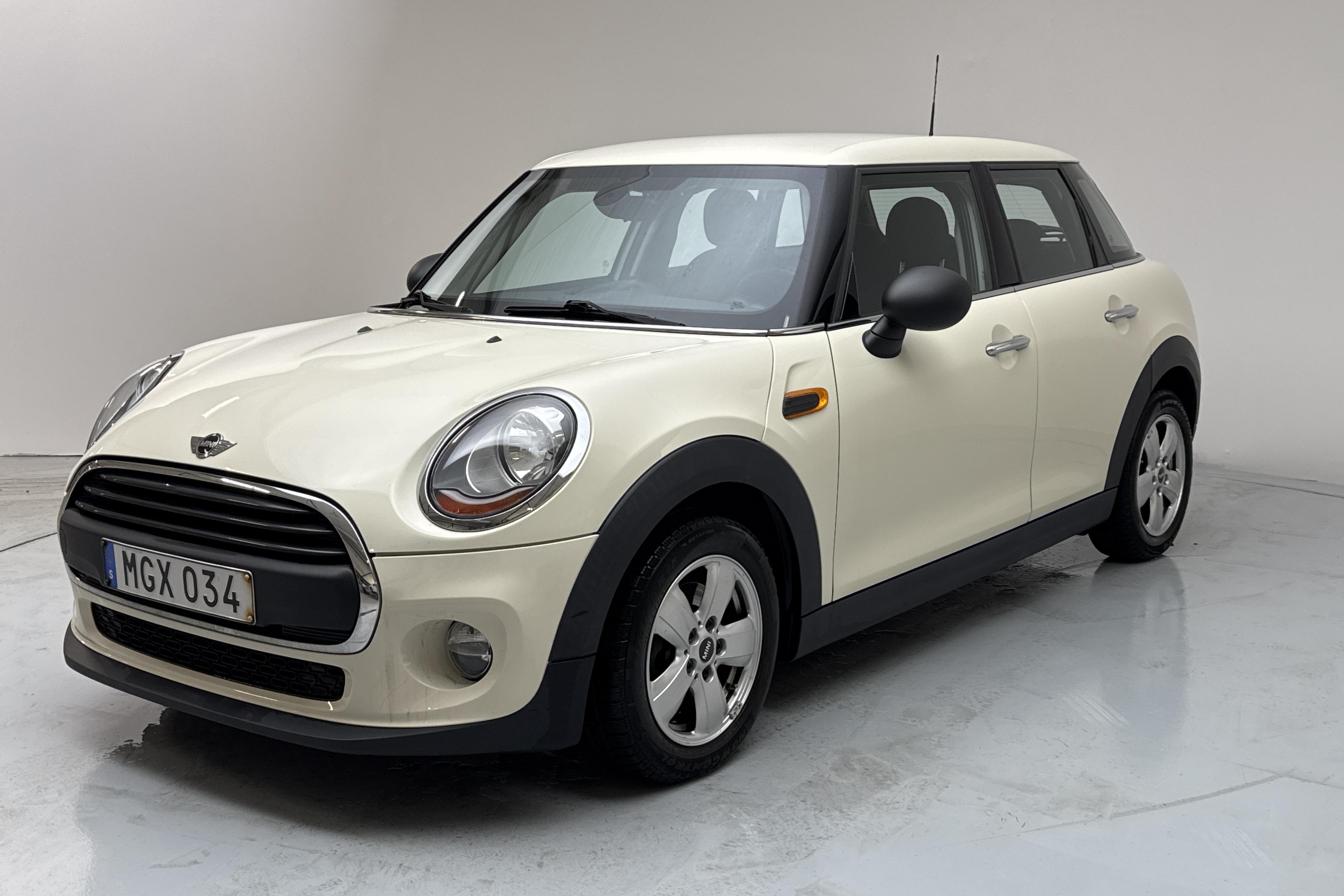 MINI One Hatch 5dr (102hk) - 6 473 mil - Automat - vit - 2016