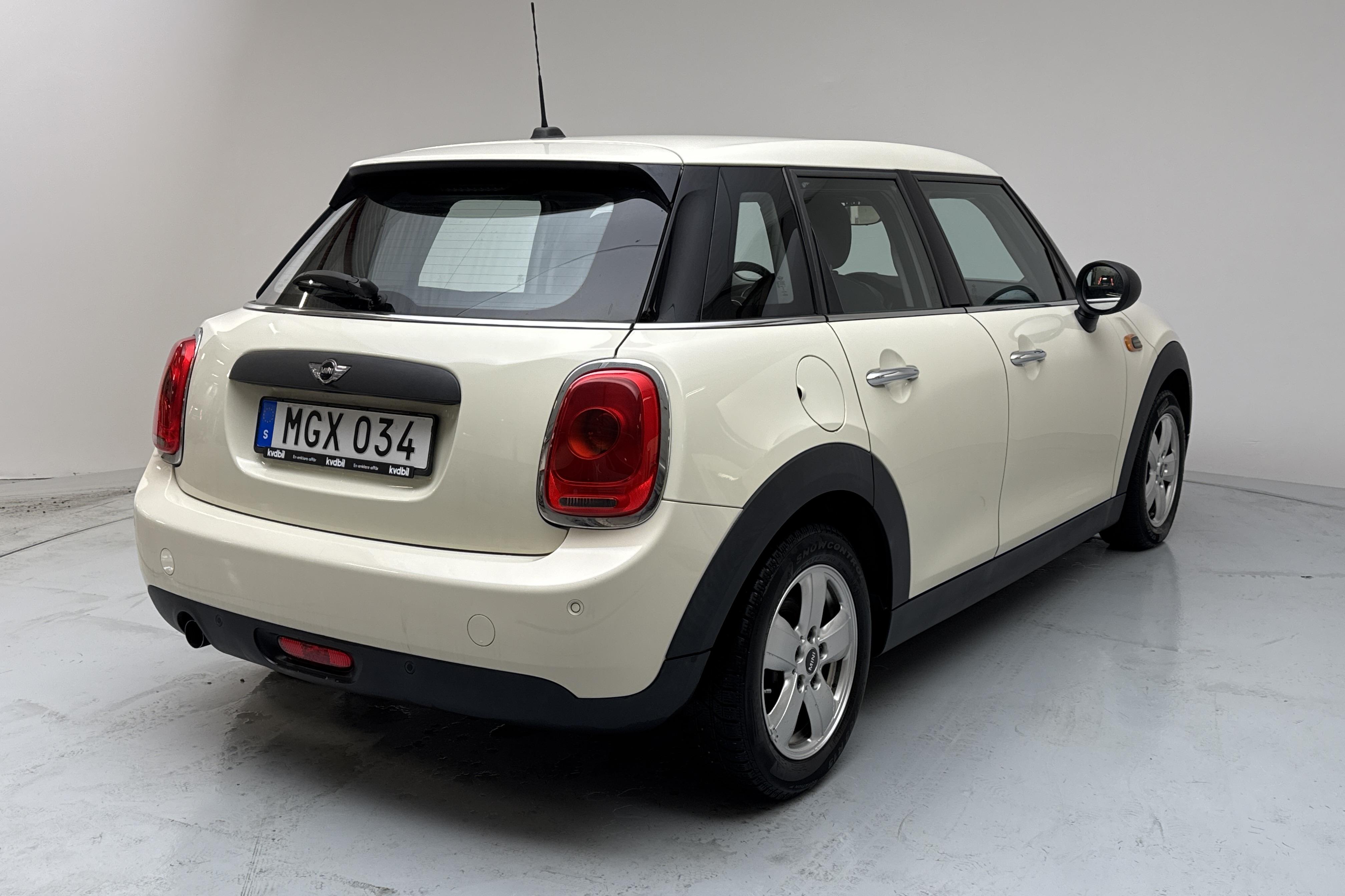 MINI One Hatch 5dr (102hk) - 6 473 mil - Automat - vit - 2016