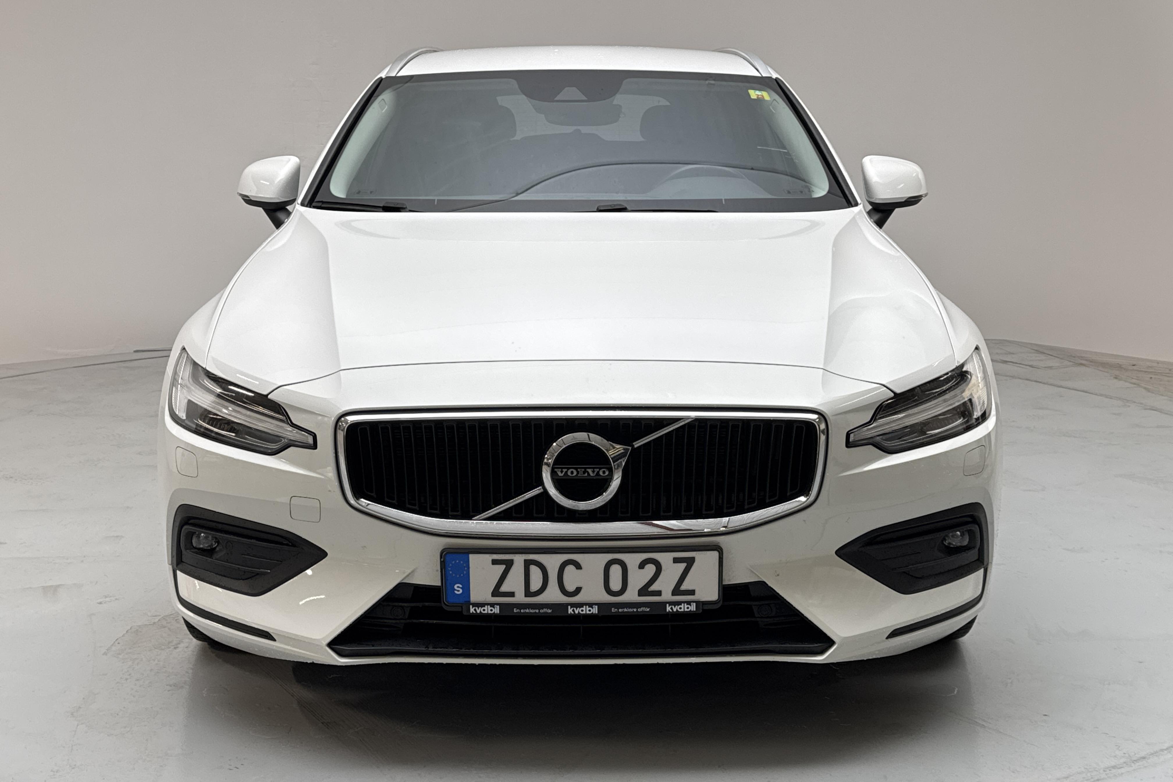 Volvo V60 B4 Mildhybrid, Bensin (197hk) - 5 166 mil - Automat - vit - 2021