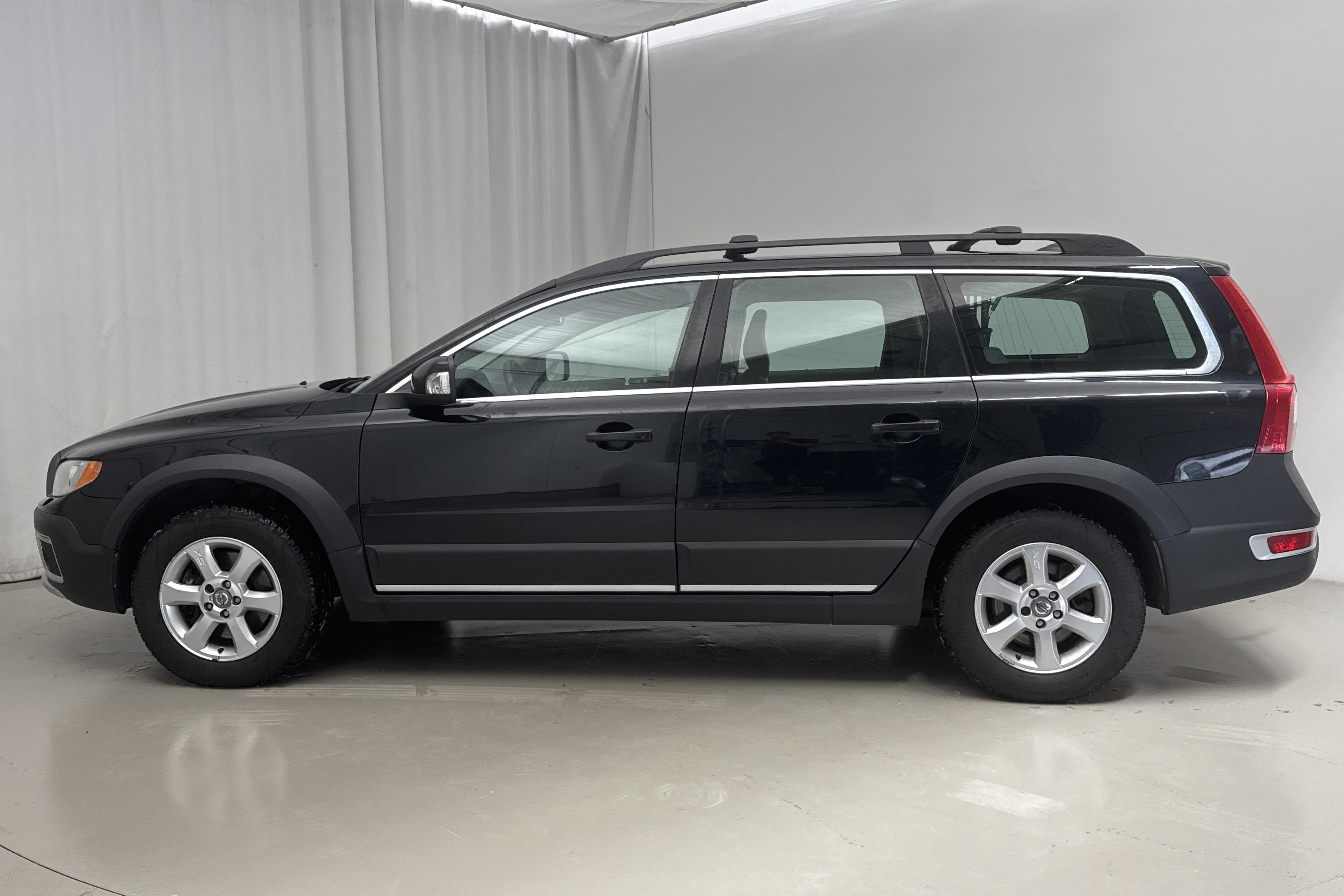 Volvo XC70 II D5 AWD (205hk) - 20 486 mil - Manuell - svart - 2010