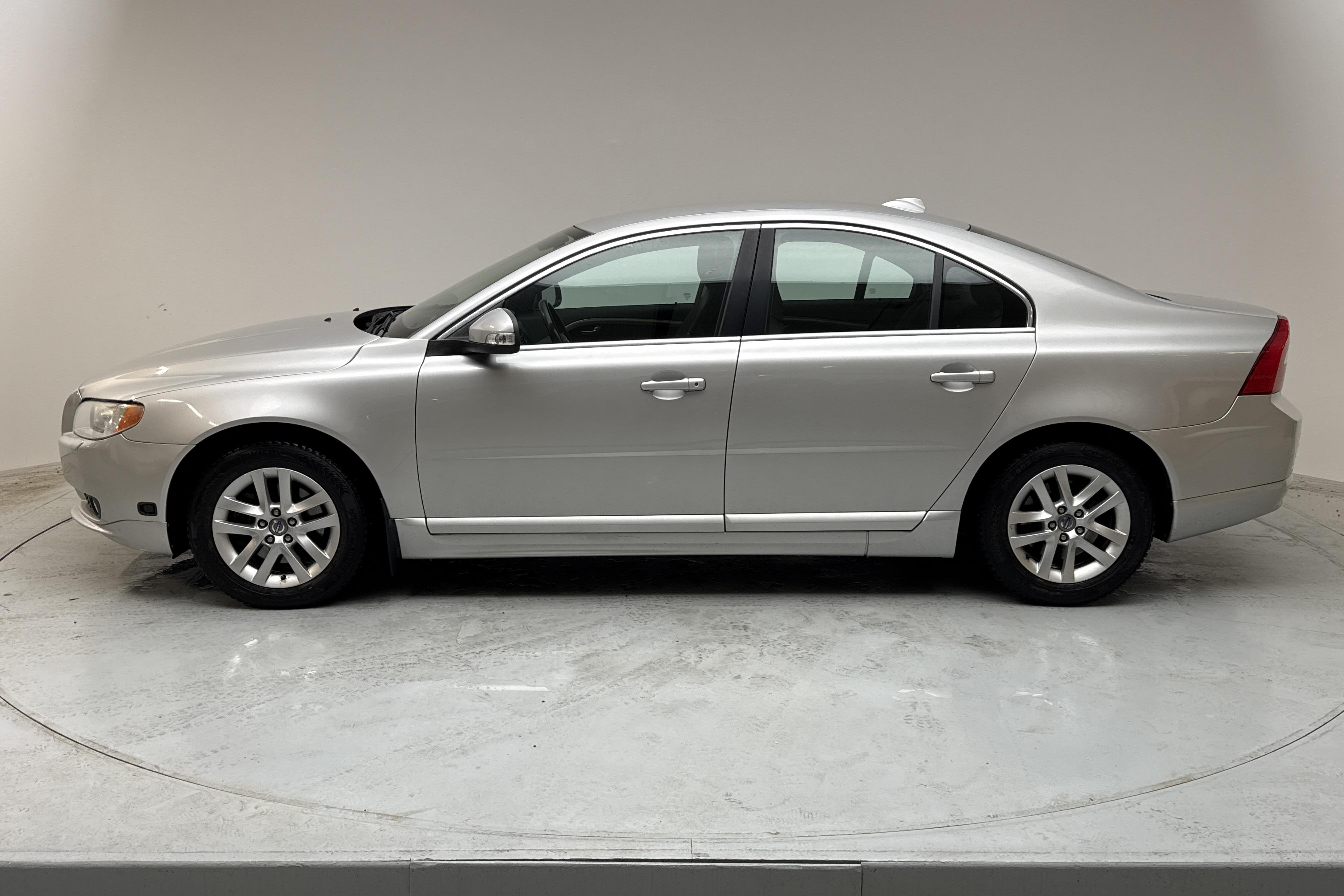 Volvo S80 2.5FT (200hk) - 13 227 mil - Automat - Light Grey - 2009