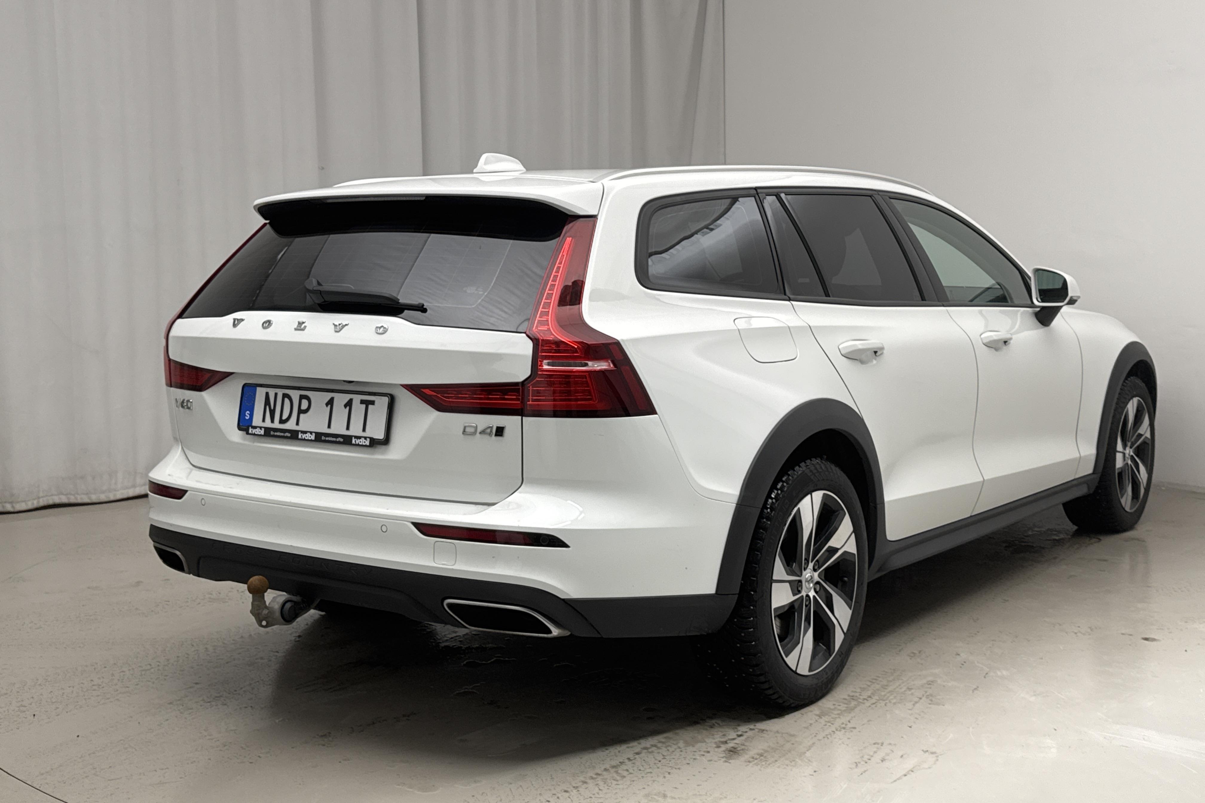 Volvo V60 D4 Cross Country AWD (190hk) - 13 152 mil - Automat - vit - 2020