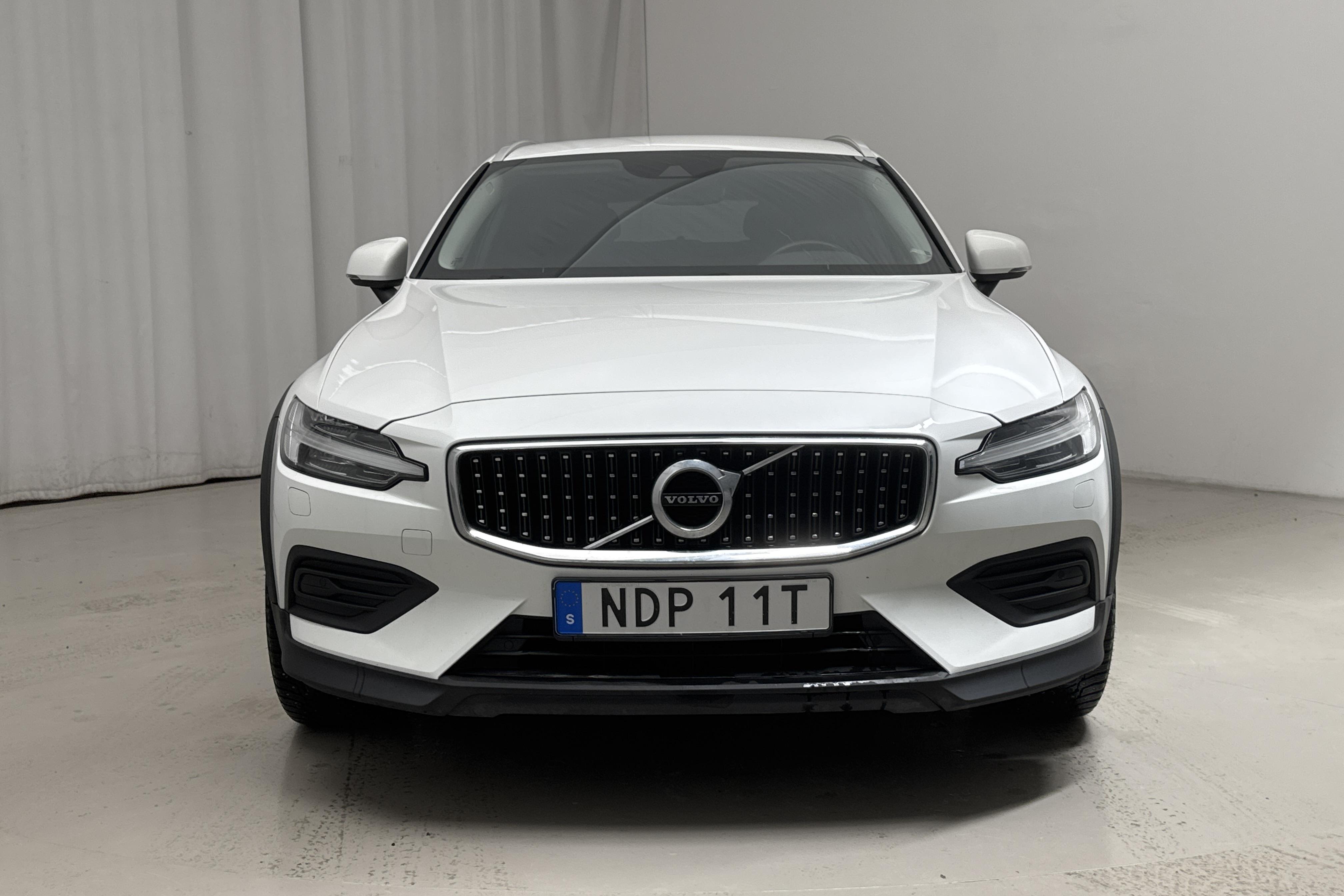 Volvo V60 D4 Cross Country AWD (190hk) - 13 152 mil - Automat - vit - 2020