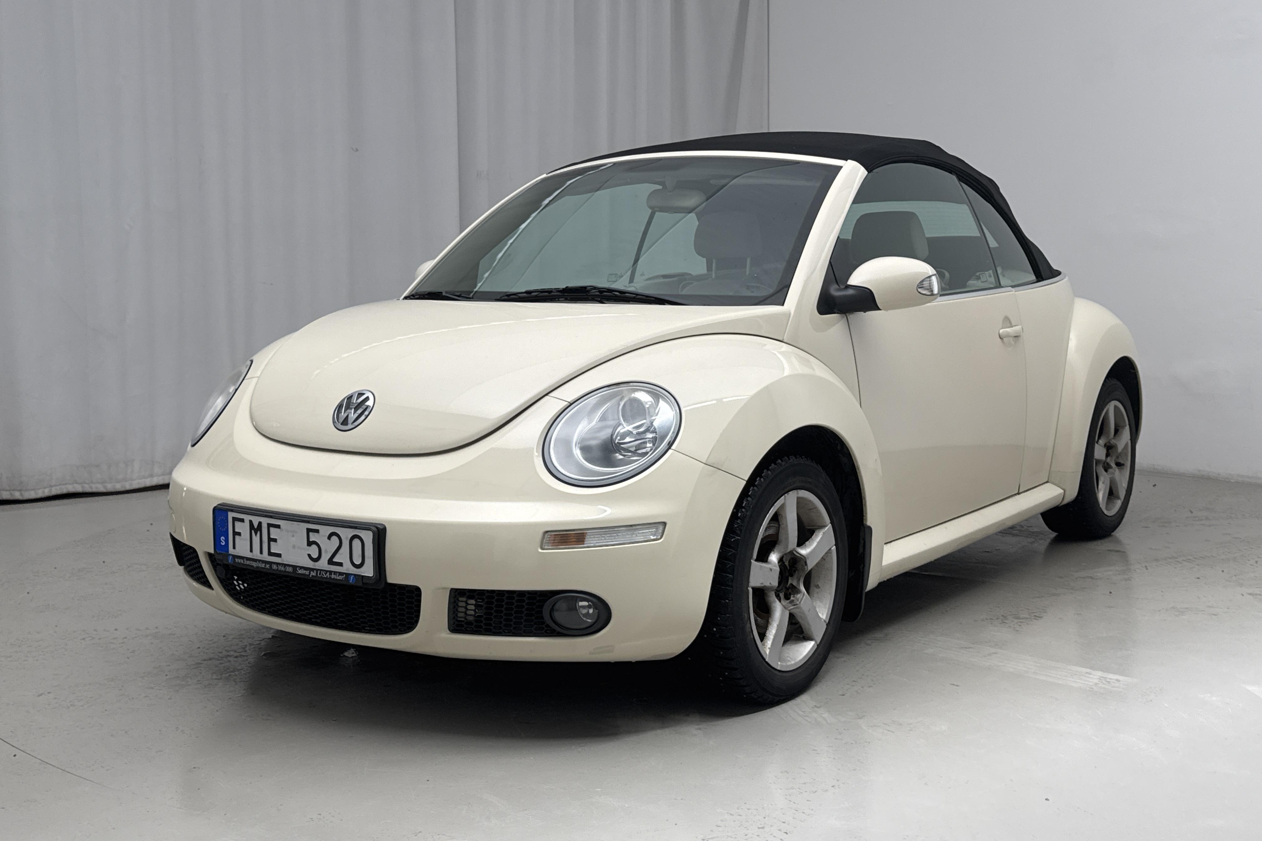 VW Beetle 1.6 Cabriolet (102hk) - 18 950 mil - Manuell - vit - 2007