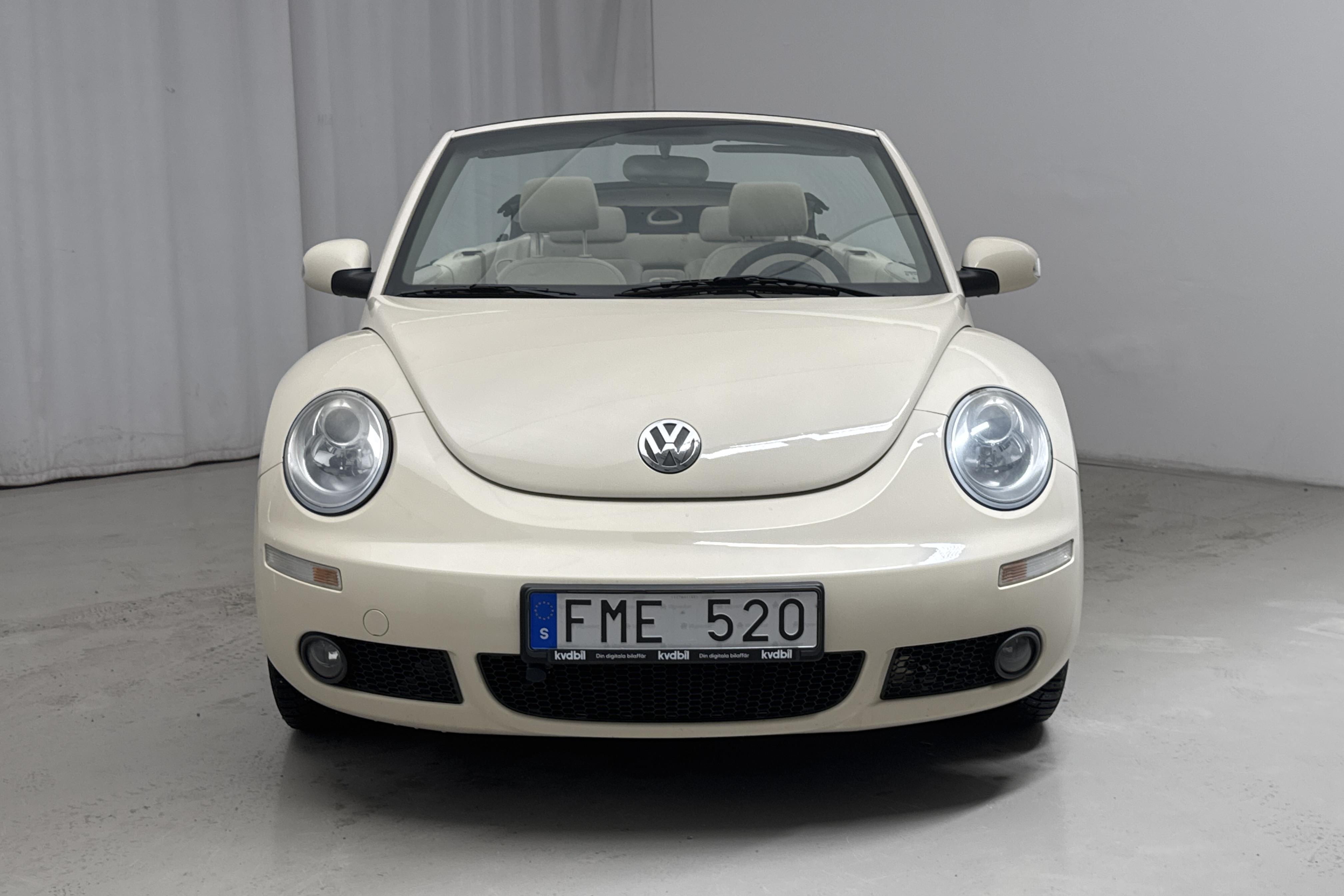 VW Beetle 1.6 Cabriolet (102hk) - 18 950 mil - Manuell - vit - 2007