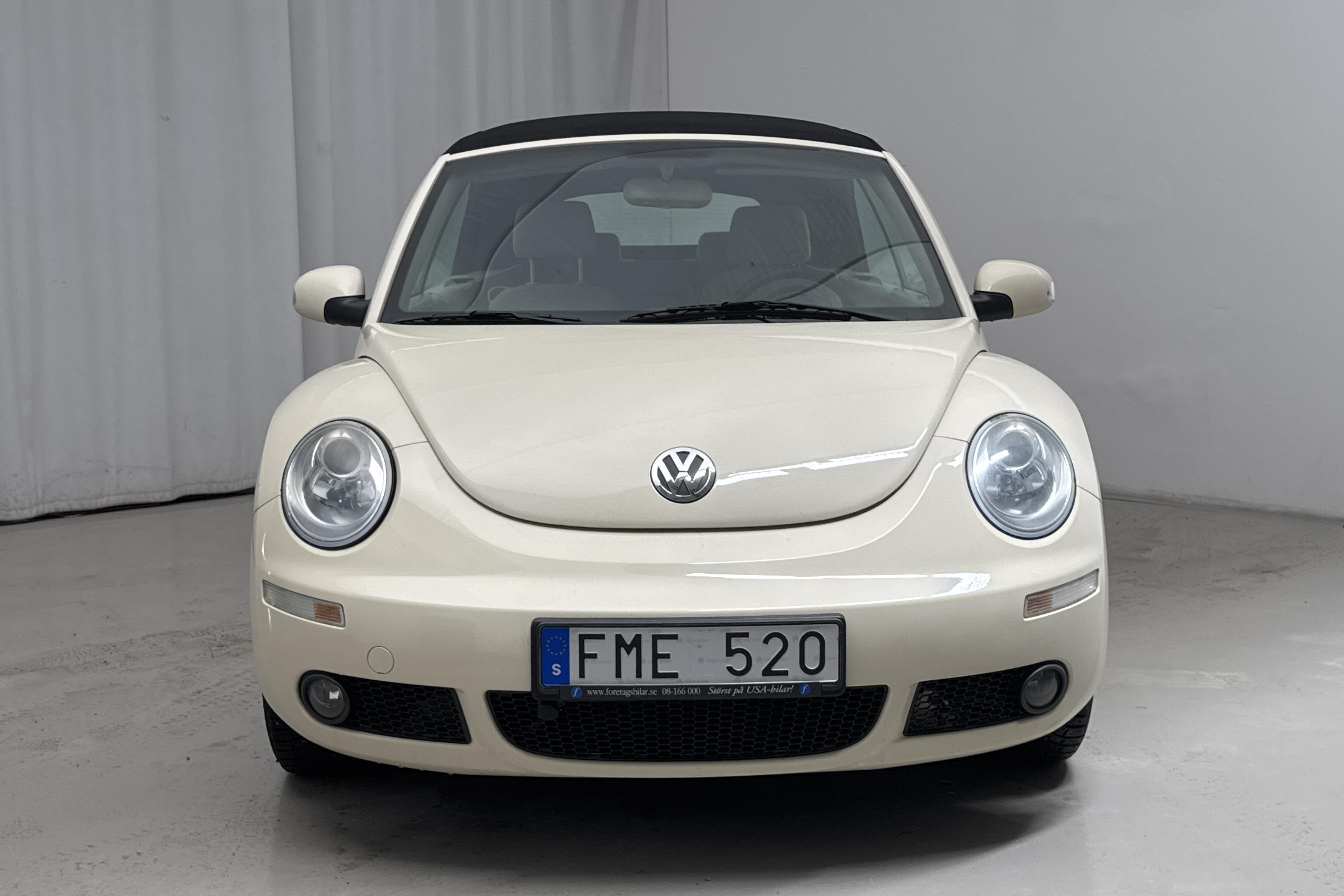 VW Beetle 1.6 Cabriolet (102hk) - 18 950 mil - Manuell - vit - 2007