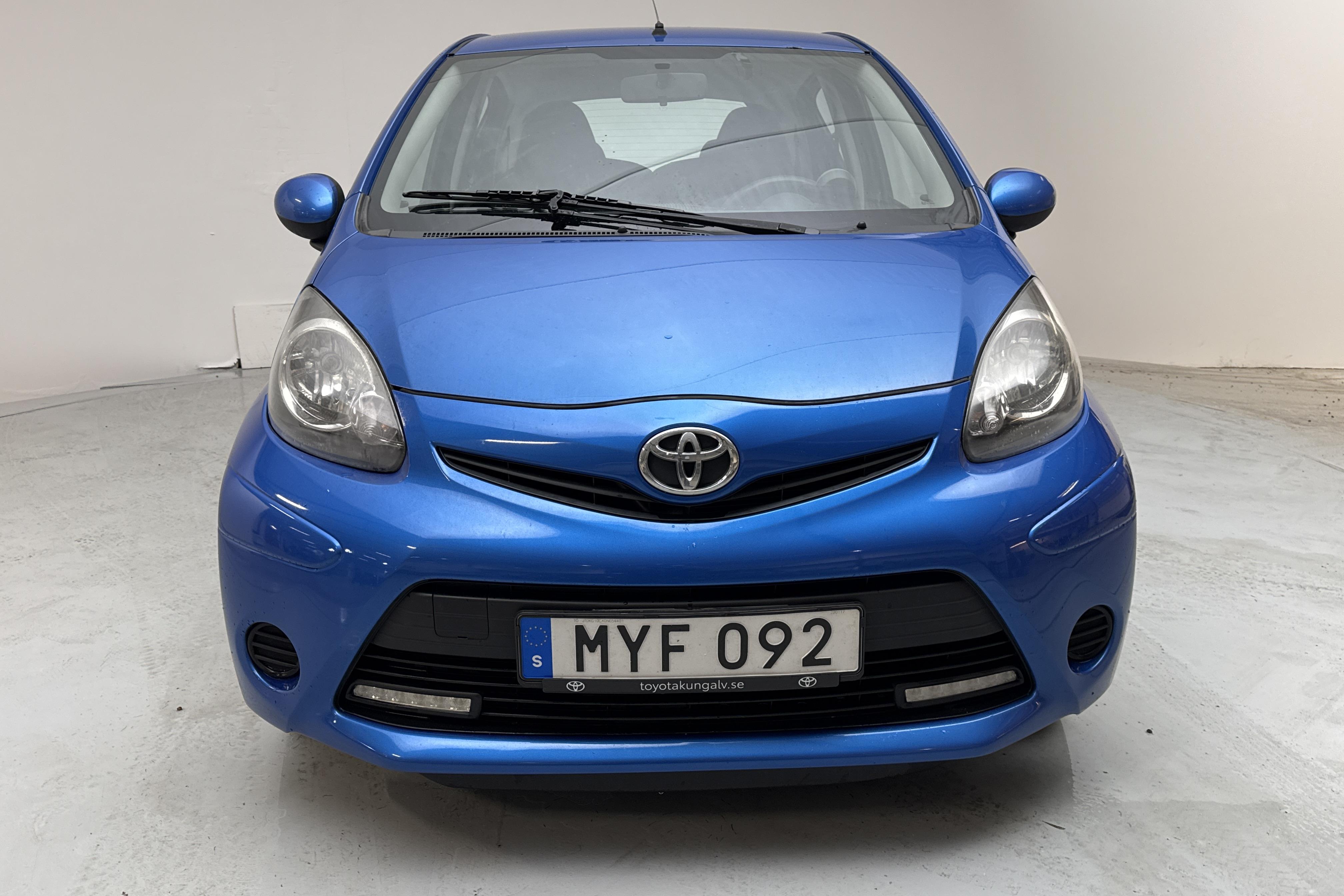 Toyota Aygo 1.0 VVT-i 5dr (68hk) - 18 616 mil - Manuell - blå - 2012