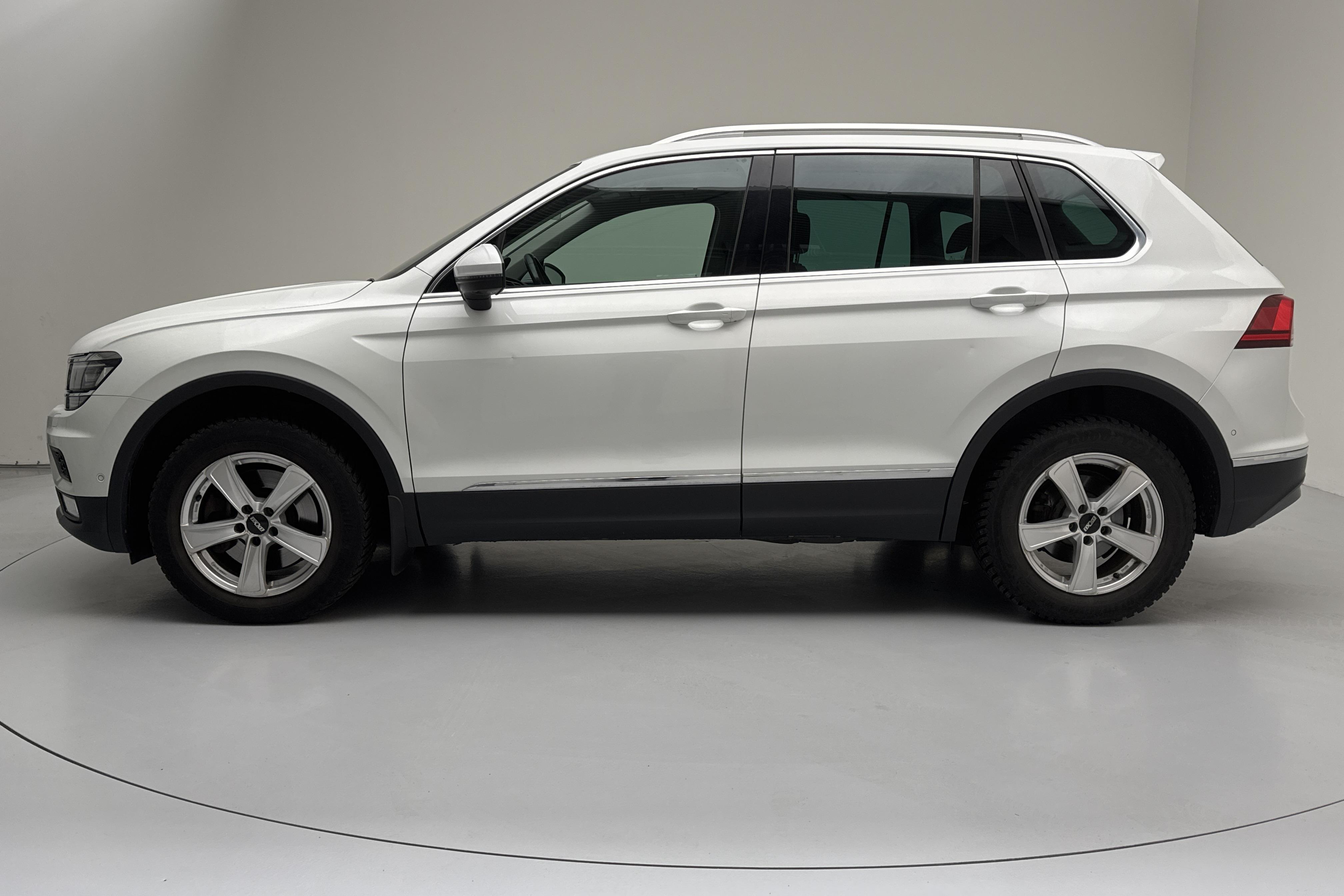 VW Tiguan 2.0 TDI 4MOTION (190hk) - 101 610 km - Automatic - white - 2016