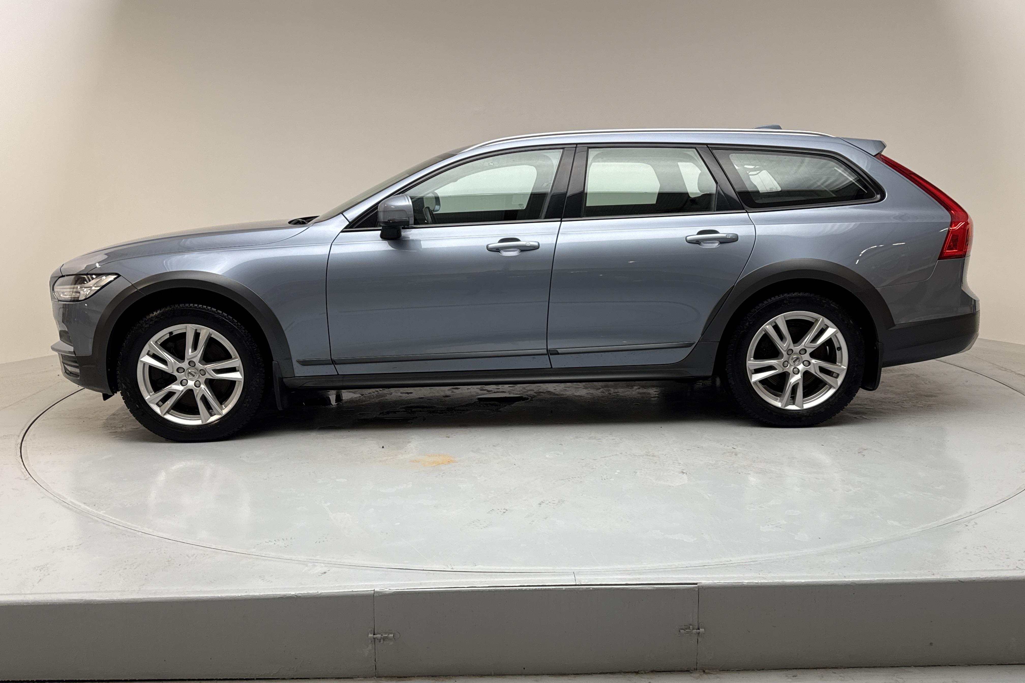 Volvo V90 D4 Cross Country AWD (190hk) - 20 679 mil - Automat - Light Blue - 2019