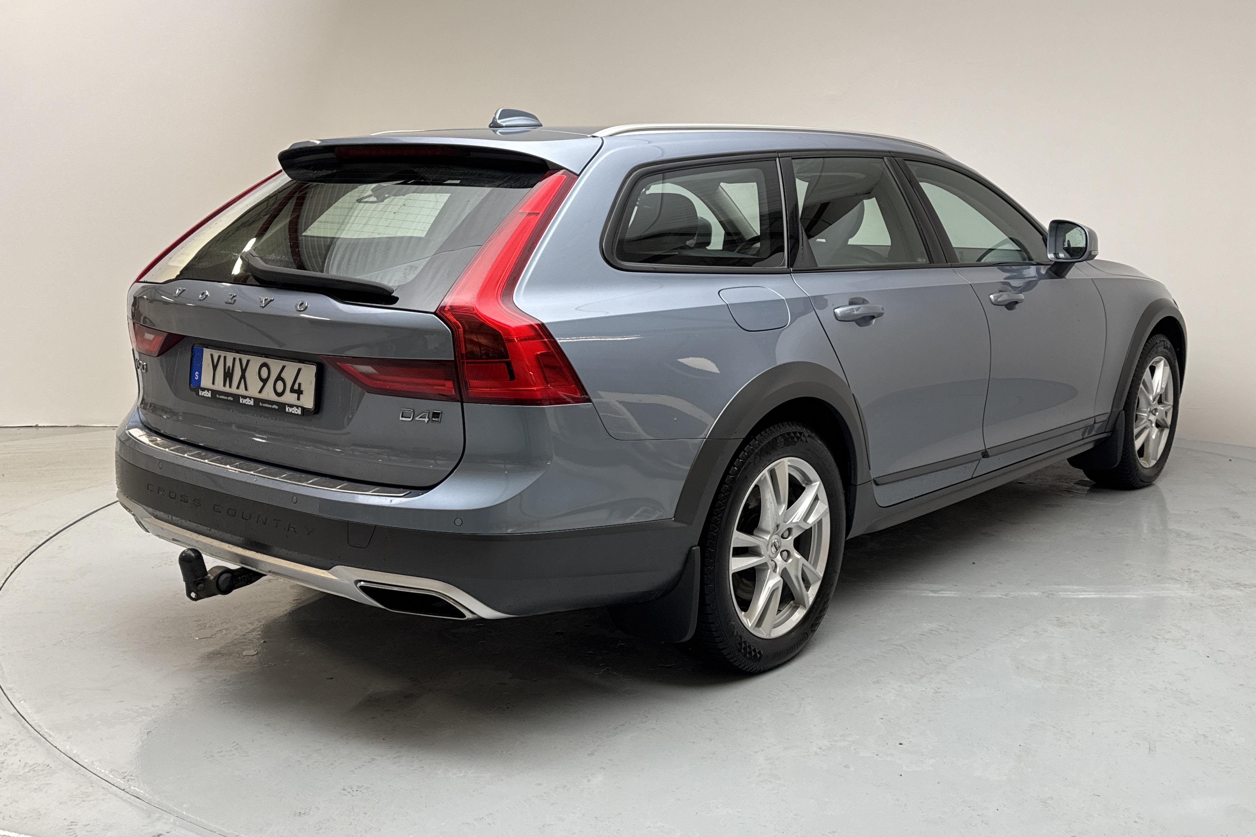 Volvo V90 D4 Cross Country AWD (190hk) - 20 679 mil - Automat - Light Blue - 2019