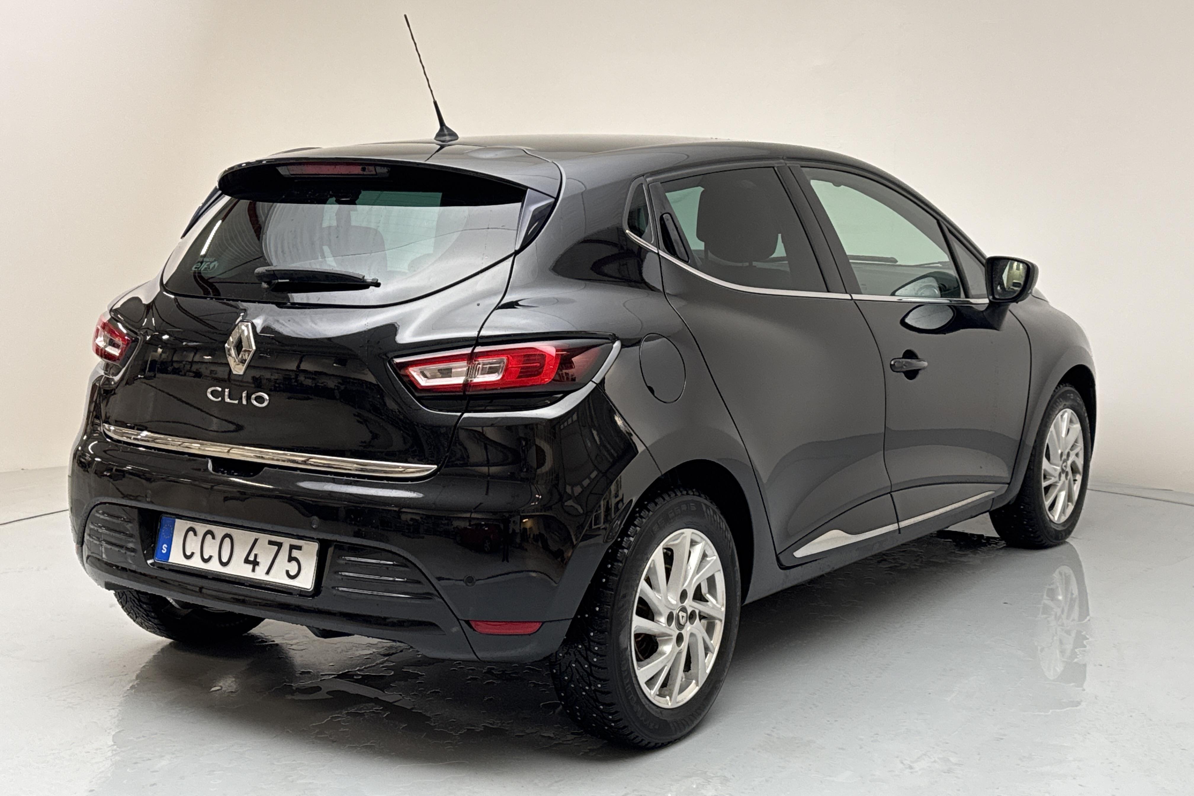 Renault Clio IV 0.9 TCe 90 5dr (90hk) - 61 320 km - Käsitsi - must - 2018