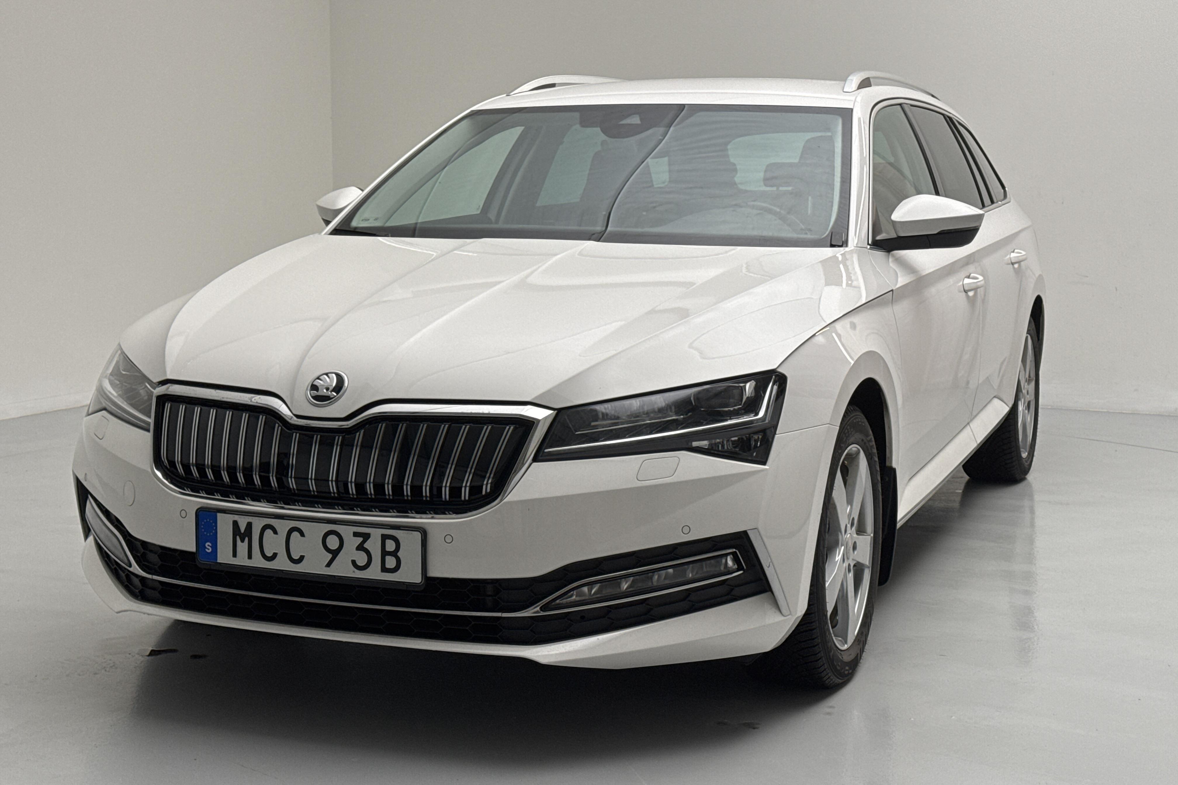 Skoda Superb 1.4 TSI PHEV Kombi (218hk) - 12 109 mil - Automat - vit - 2021