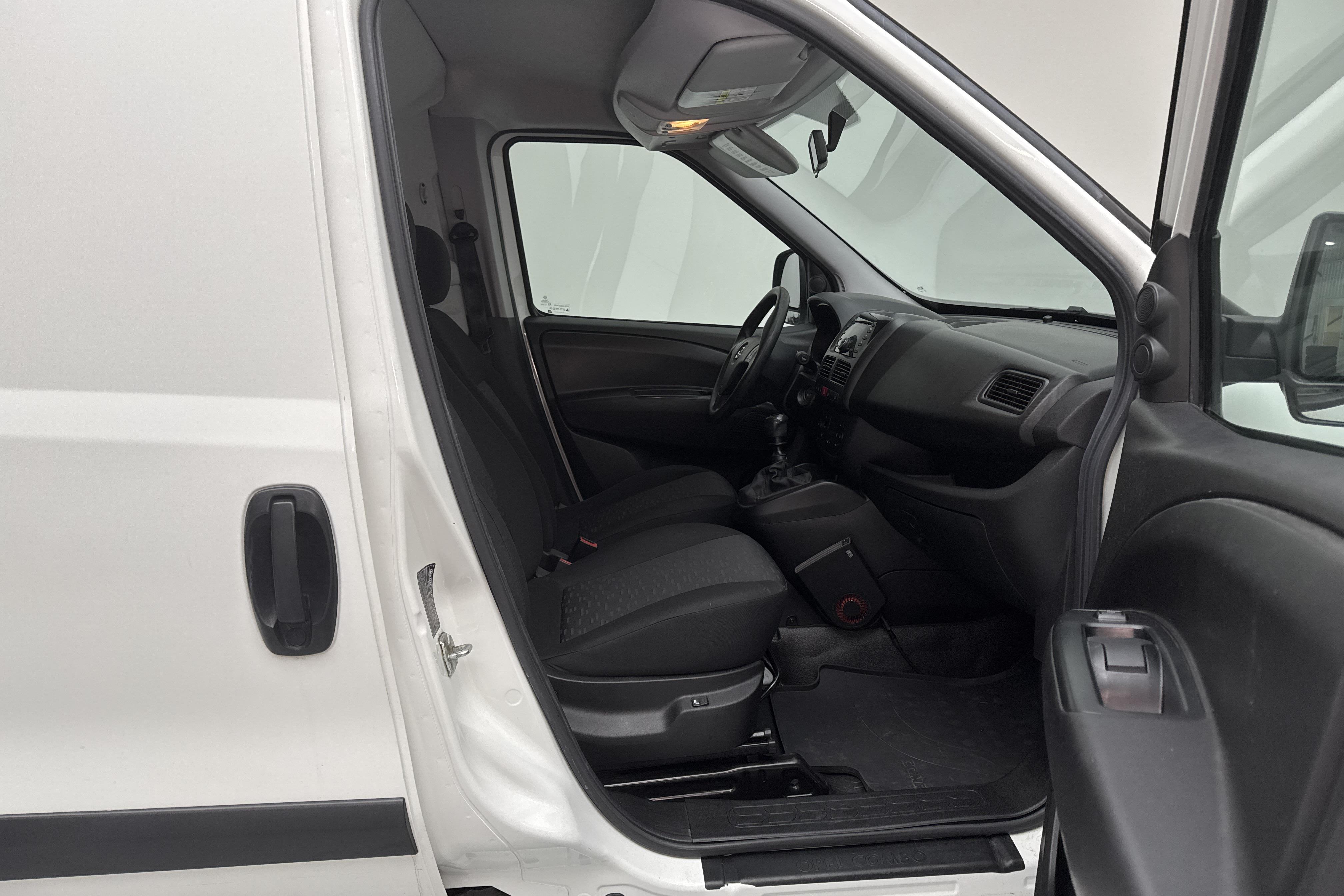 Opel Combo 1.4 CNG Skåp (120hk) - 6 146 mil - Manuell - vit - 2017