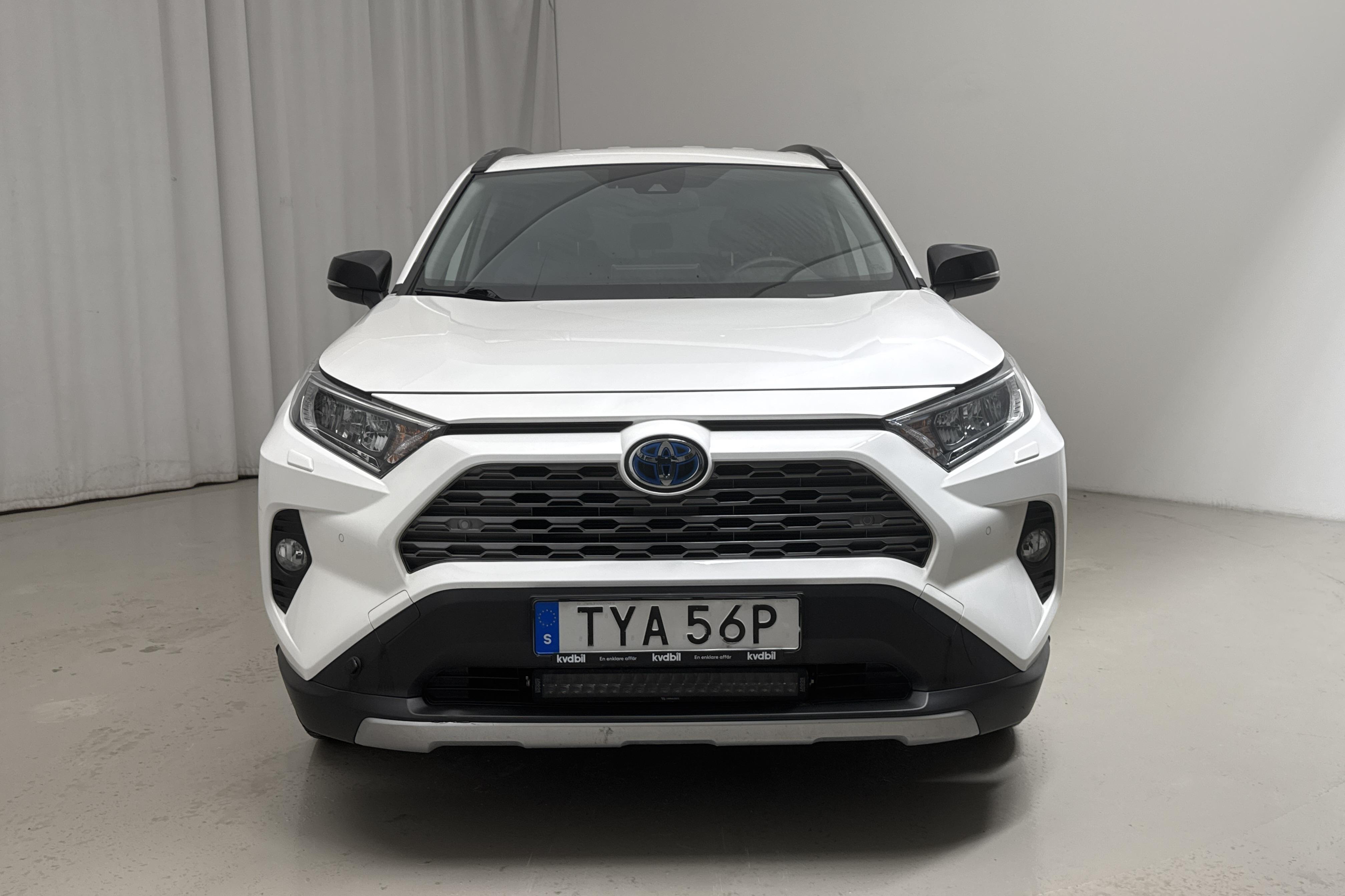 Toyota RAV4 2.5 HSD AWD (222hk) - 10 002 mil - Automat - vit - 2021