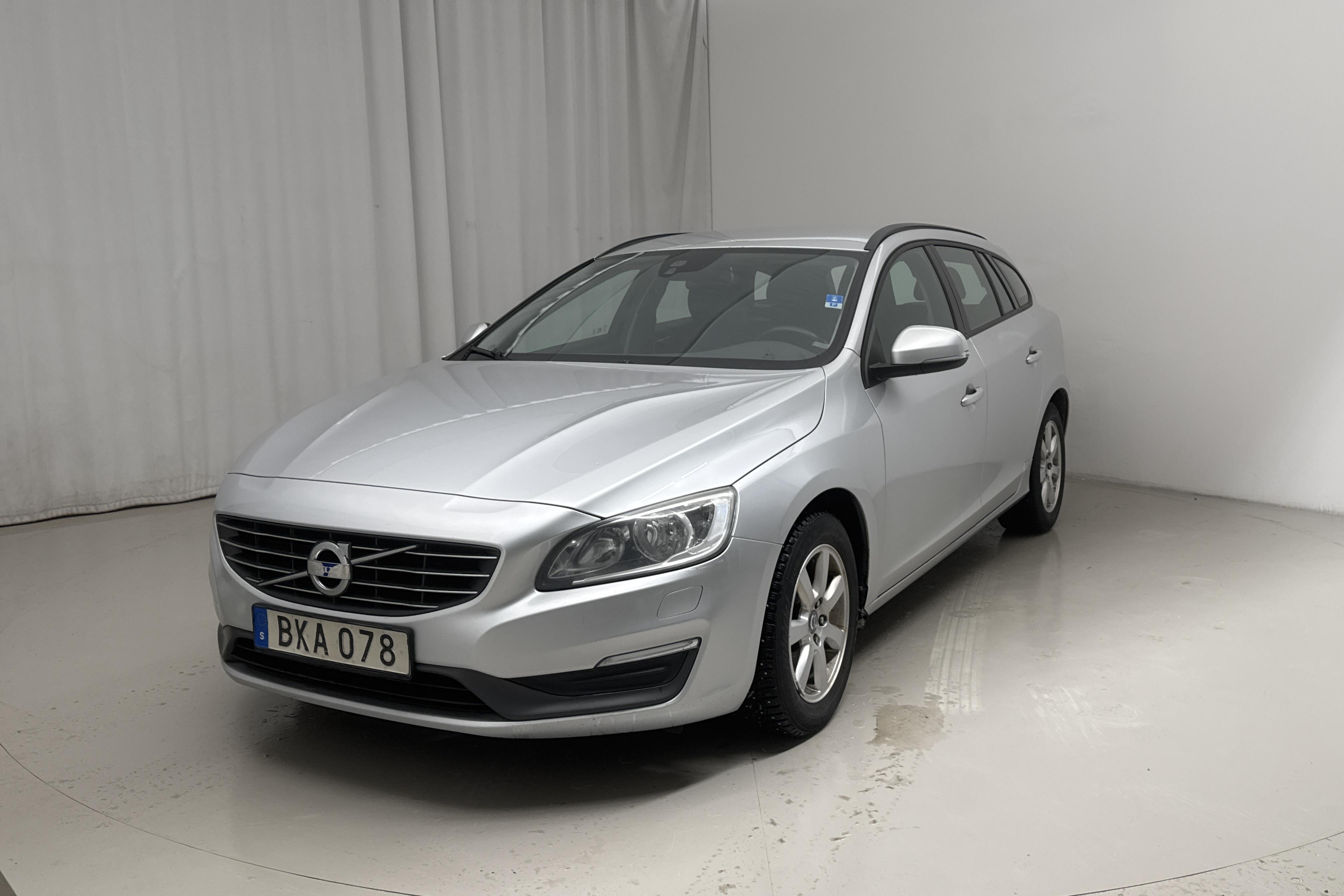 Volvo V60 D2 (115hk) - 28 268 mil - Manuell - silver - 2014