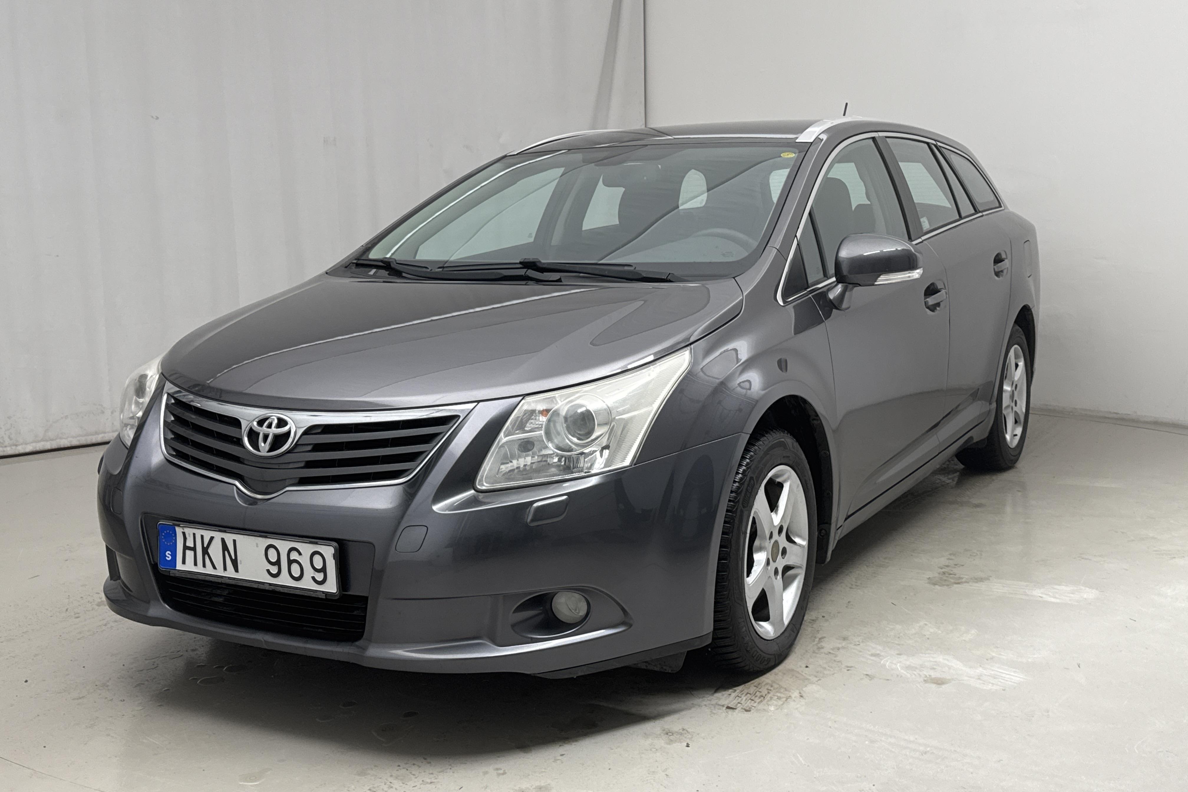 Toyota Avensis 2.0 Kombi (152hk) - 9 199 mil - Manuell - Dark Grey - 2011