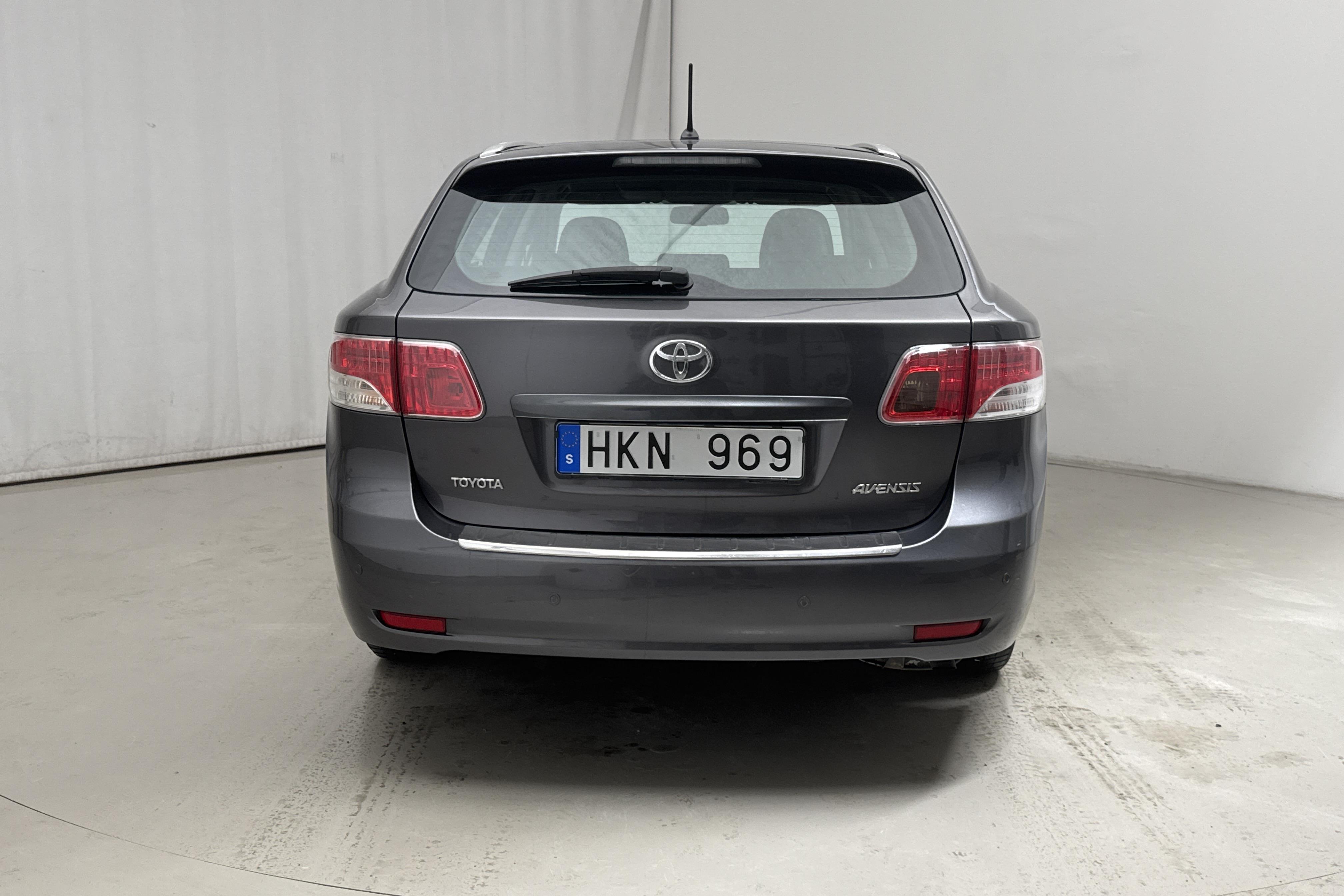 Toyota Avensis 2.0 Kombi (152hk) - 9 199 mil - Manuell - Dark Grey - 2011