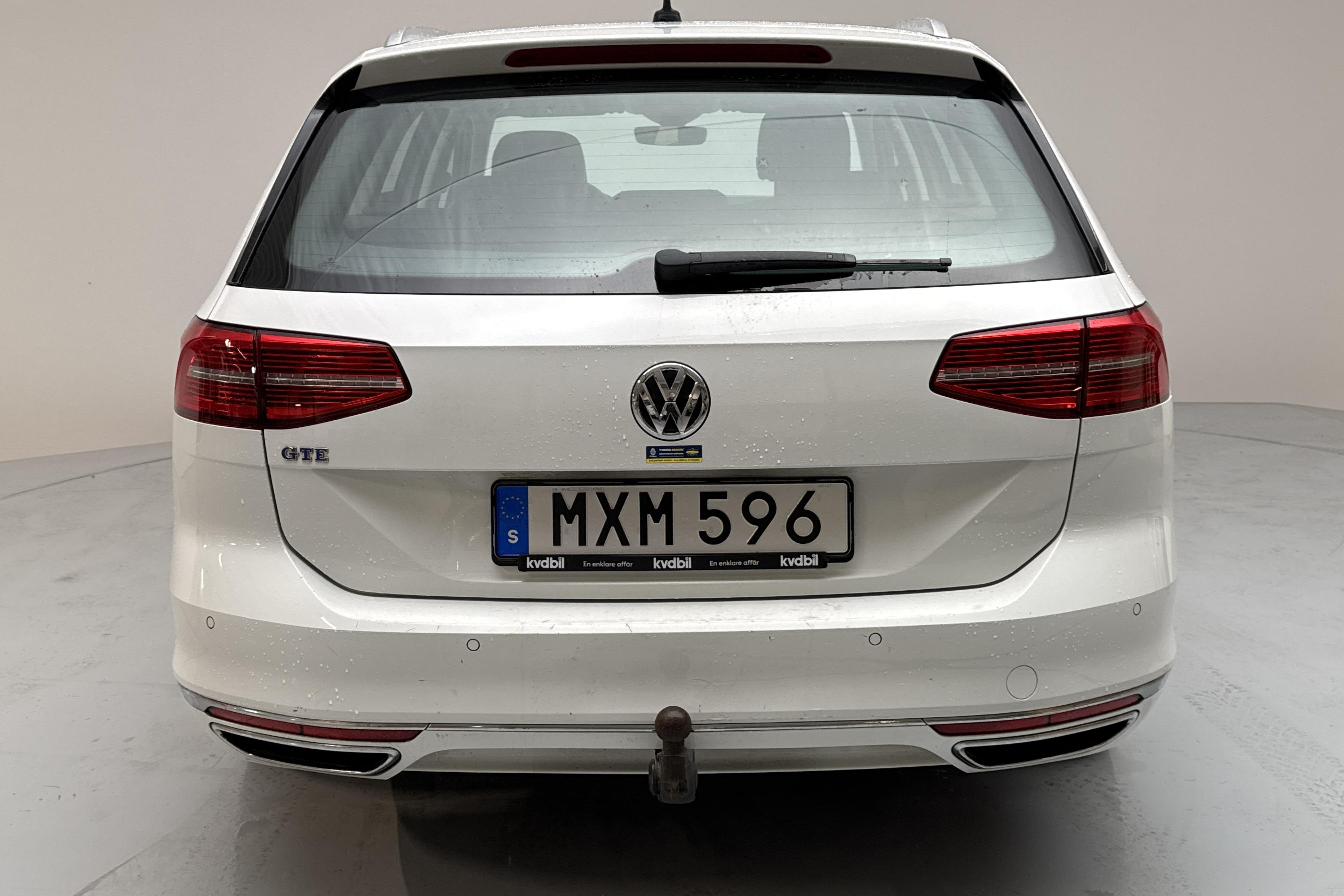 VW Passat 1.4 Plug-in-Hybrid Sportscombi (218hk) - 16 046 mil - Automat - vit - 2016