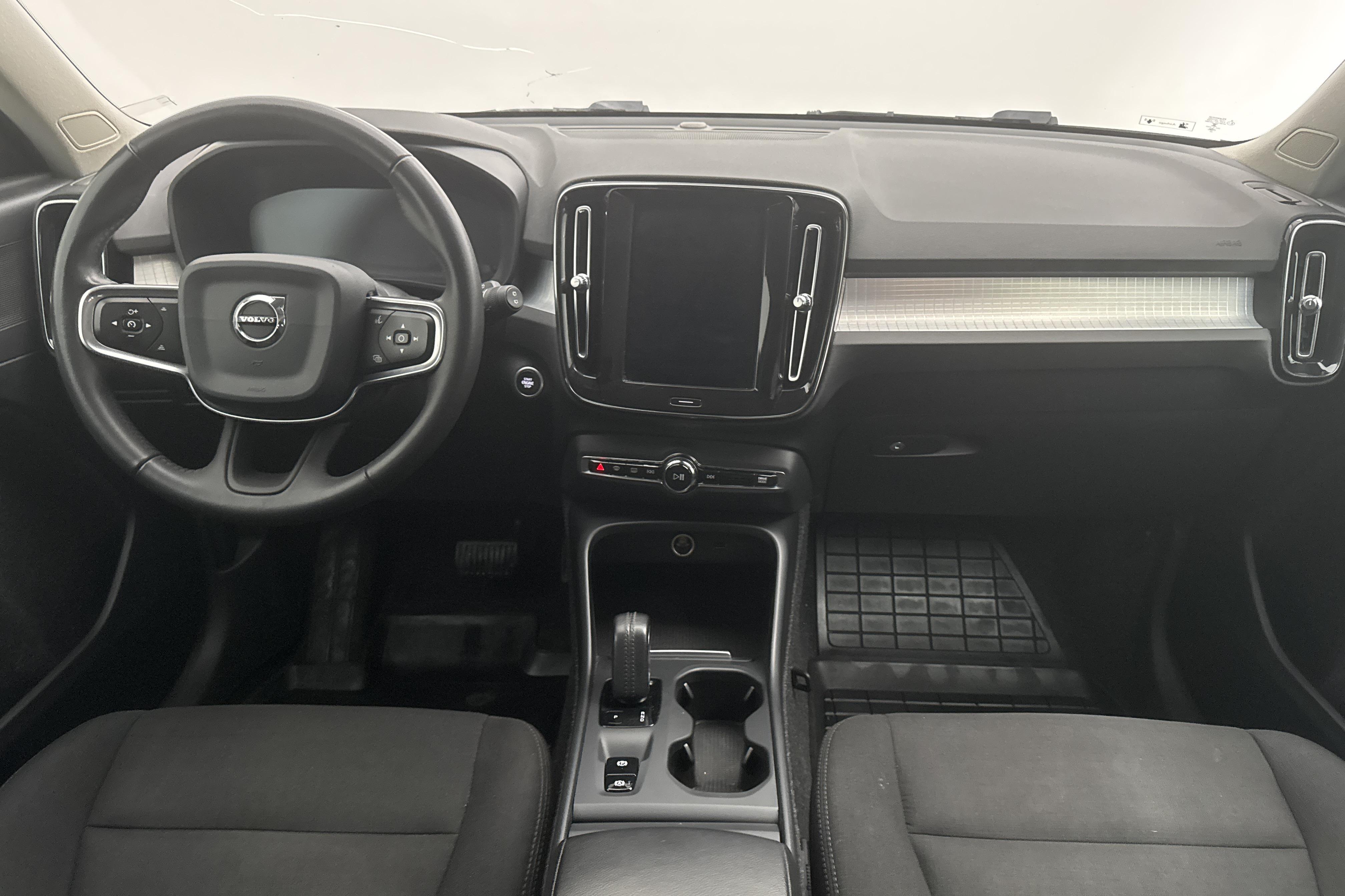 Volvo XC40 D3 2WD (150hk) - 27 959 mil - Automat - vit - 2019