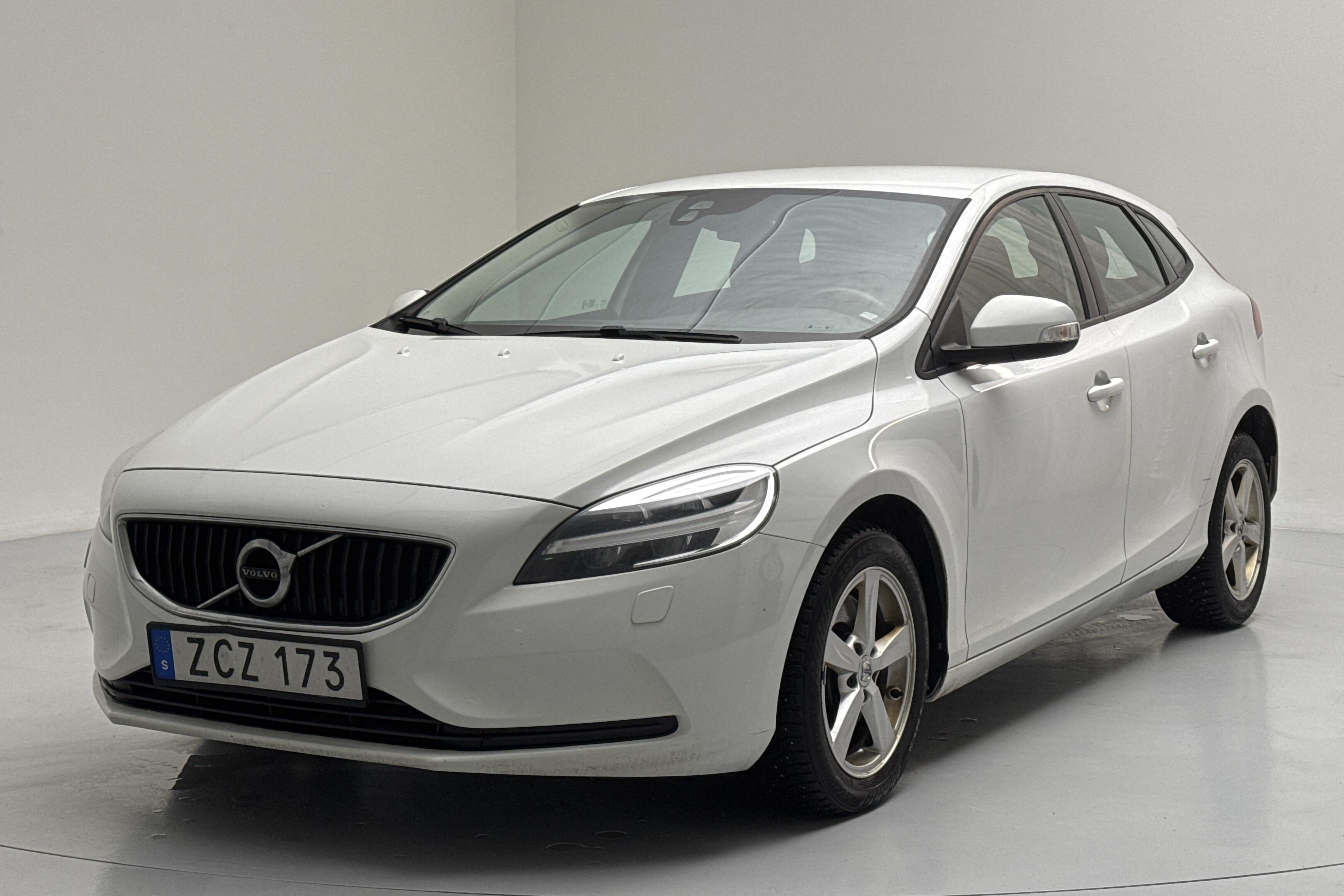 Volvo V40 D2 (120hk) - 25 007 mil - Automat - vit - 2018