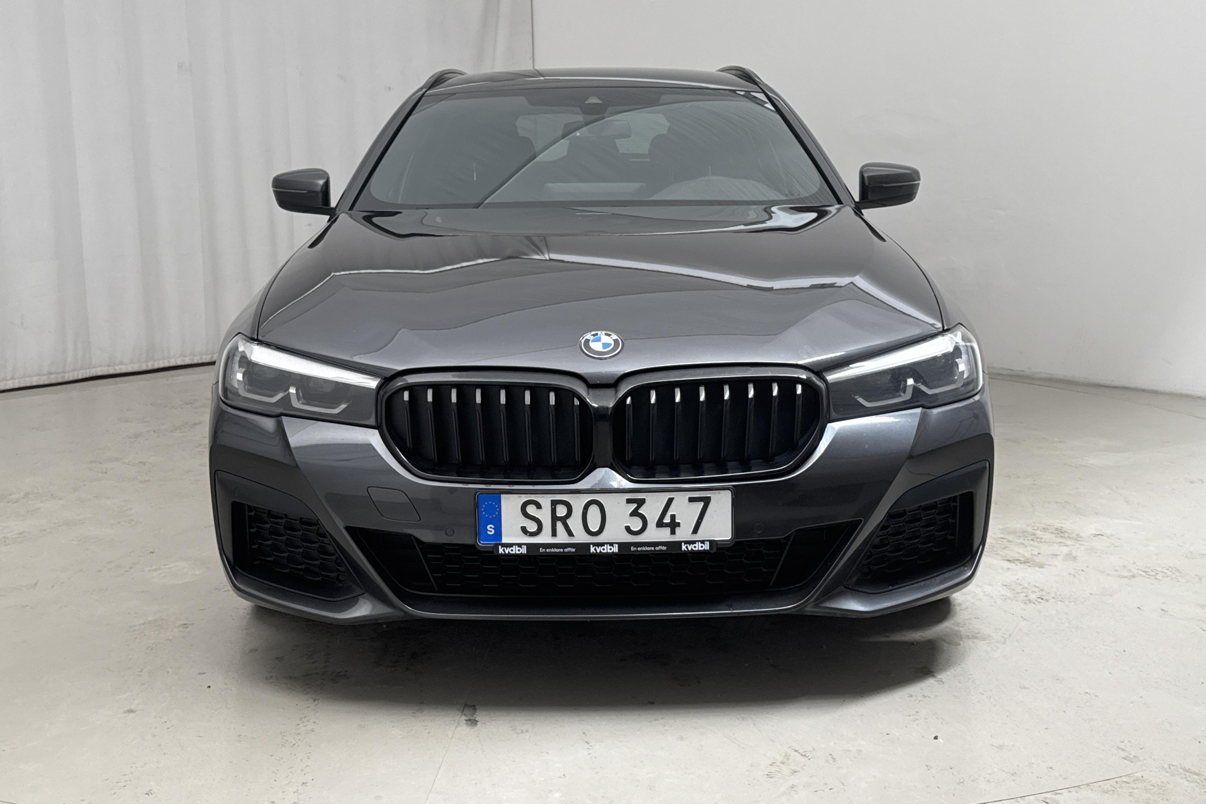 BMW 520d xDrive Touring, G31 LCI (190hk+11hk) - 13 907 mil - Automat - grå - 2021