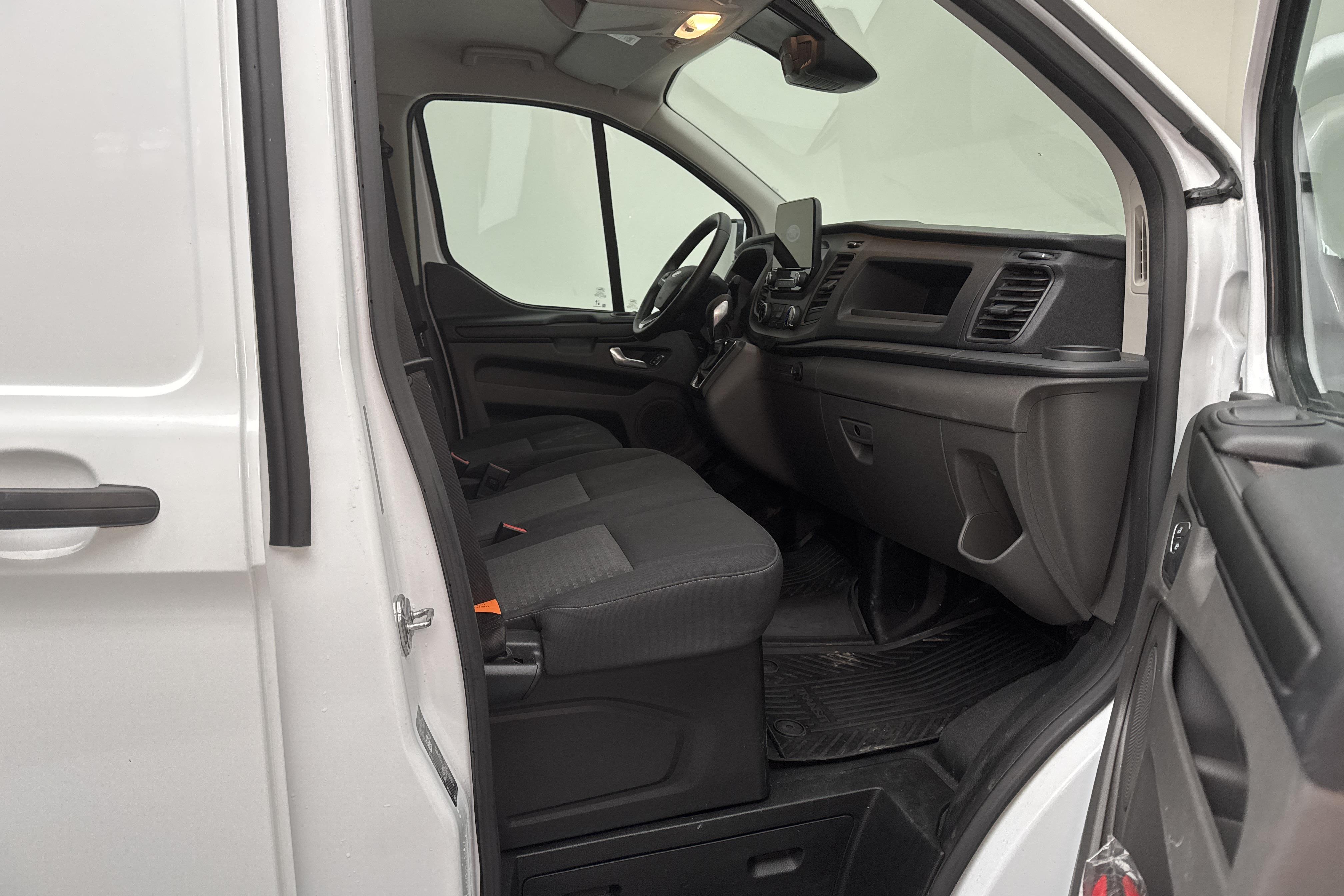 Ford Transit Custom 300 (130hk) - 1 660 mil - Automat - vit - 2023