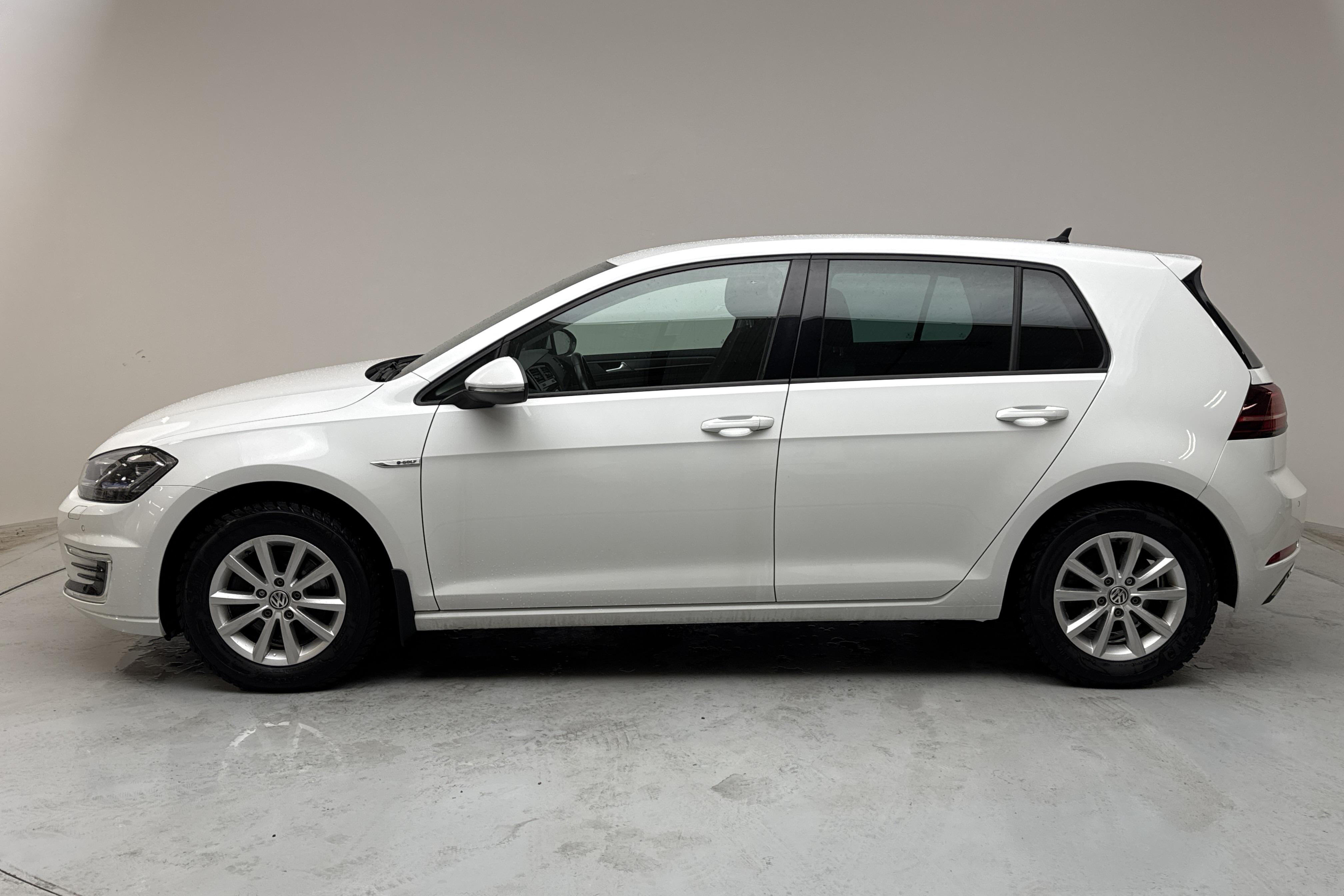 VW e-Golf VII 5dr (136hk) - 5 596 mil - Automat - vit - 2020