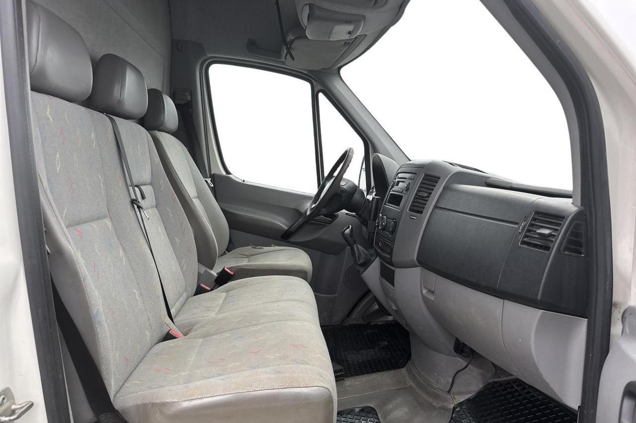 VW Crafter 35 2.5 TDI Skåp (136hk) - 13 149 mil - Automat - vit - 2010